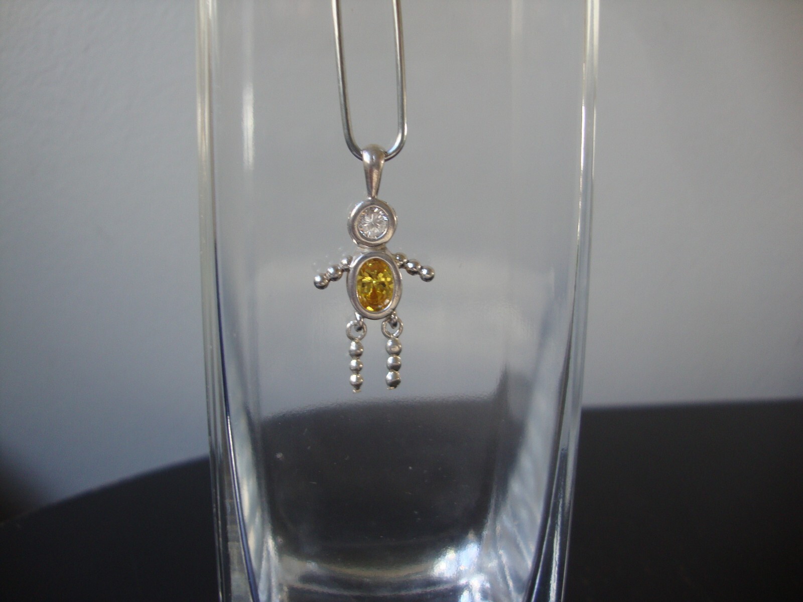 VINTAGE 1980s JIGGLY LEGS BOY OVAL YELLOW CZ BIRTHSTONE SILVER 925 CHARM/PENDANT