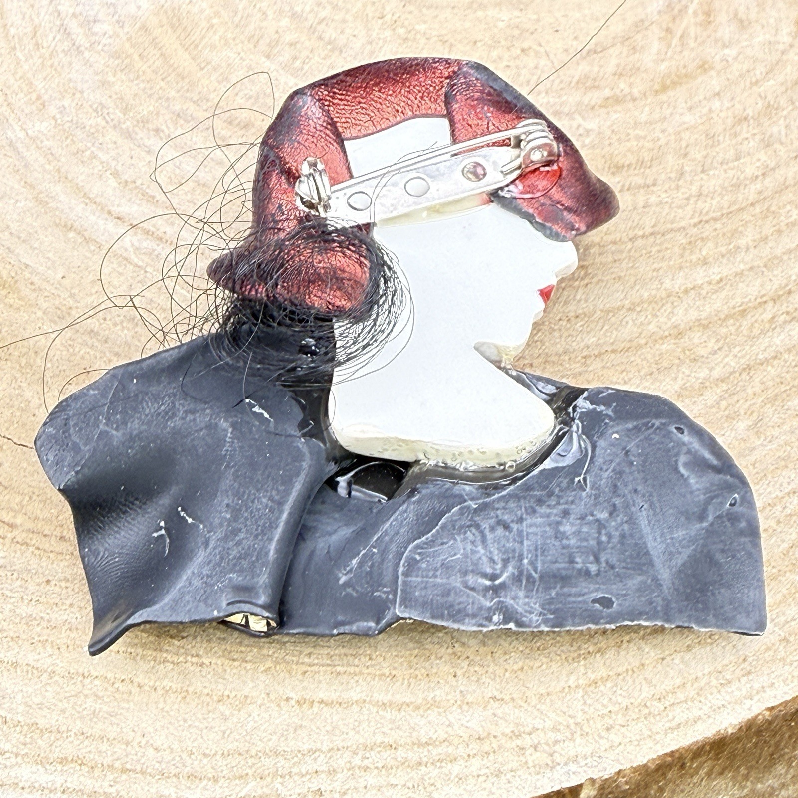 Vintage Lady Face Brooch Red Hat Gold Crackle Resin 1980s Art Deco Style Pin