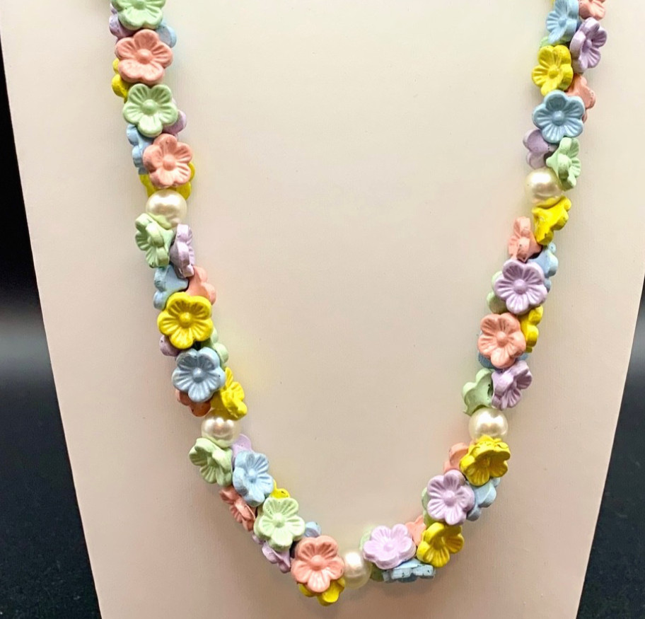 Vintage Celluloid Necklace Pastel Flower Daisy Beads and Faux Pearl 23″ Summer