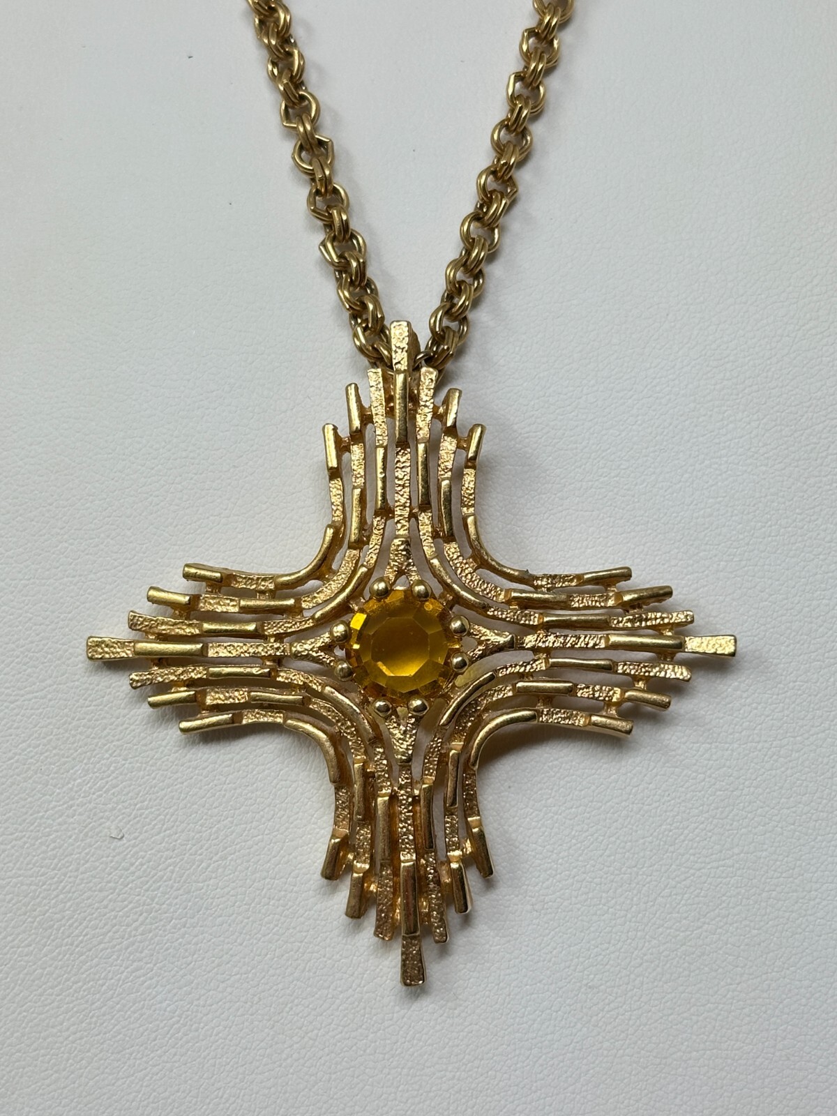 Vintage 1978 Sarah Coventry Goldtone OMEGA Maltese Cross Pendant 24″ Necklace