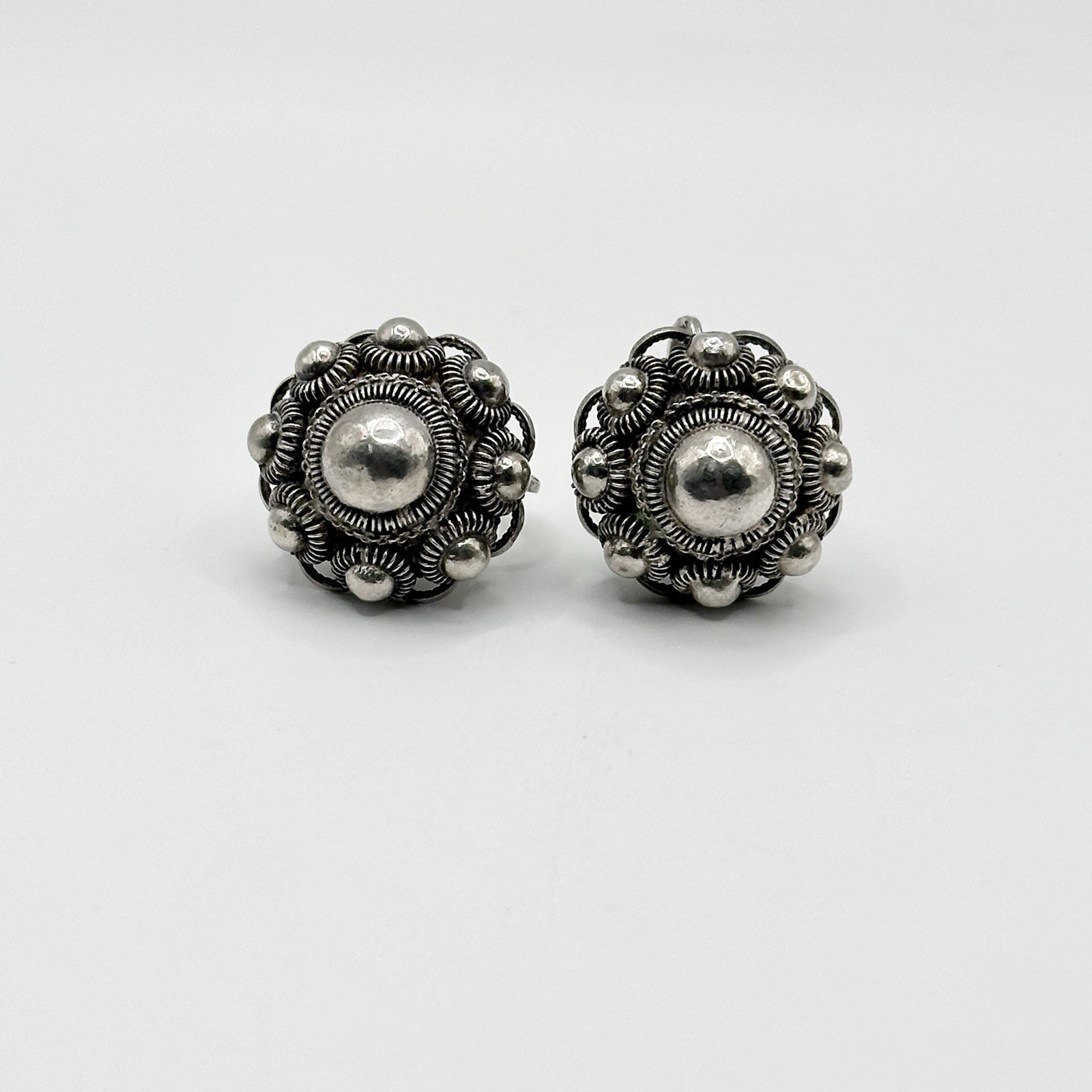 Vintage Antique Silver Cannetille Filigree Screw Back Earrings READ