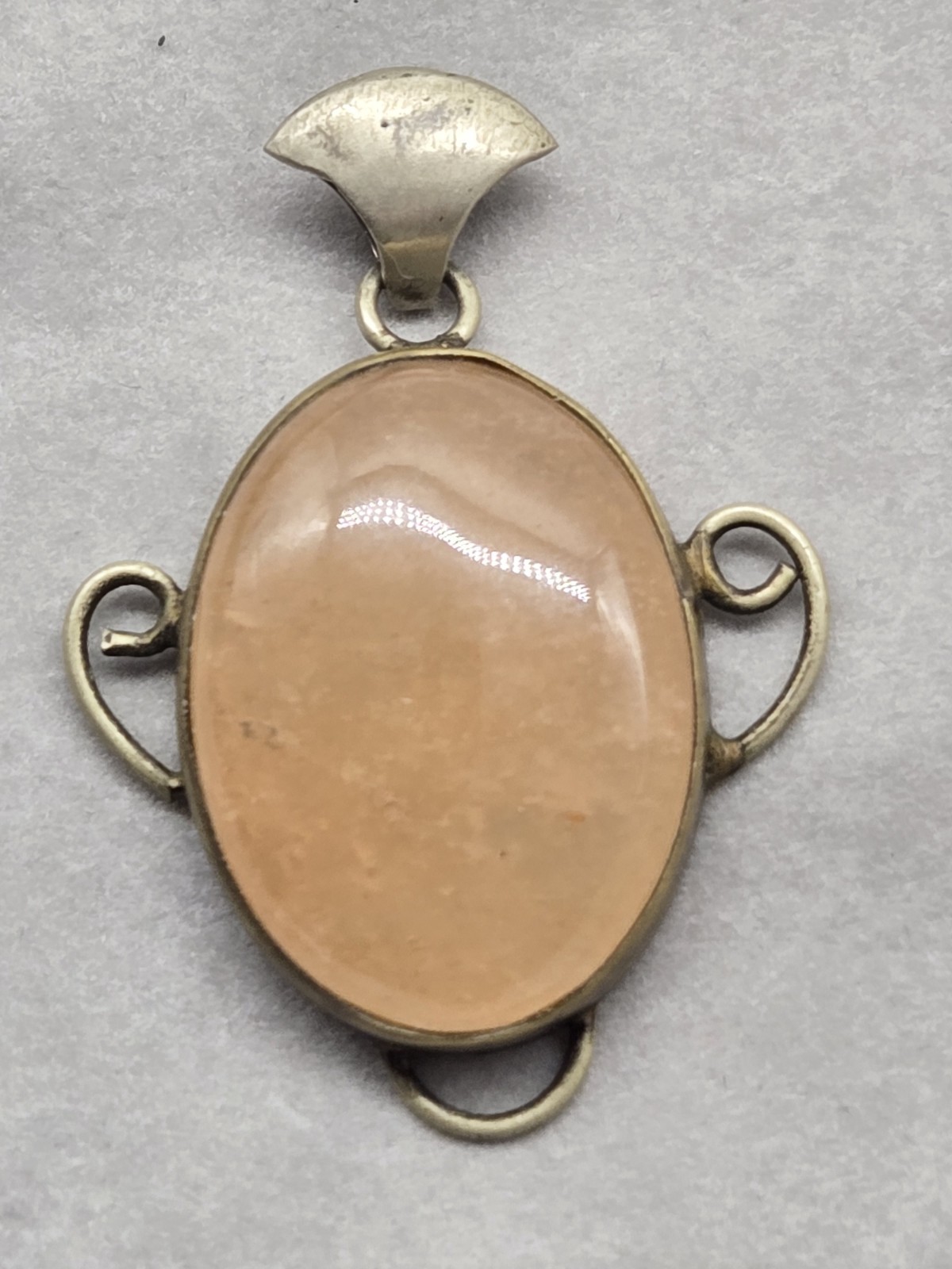 Vintage Natural Stone Oval Pendant Brass Metal Peach Colored Measures 2 Inches