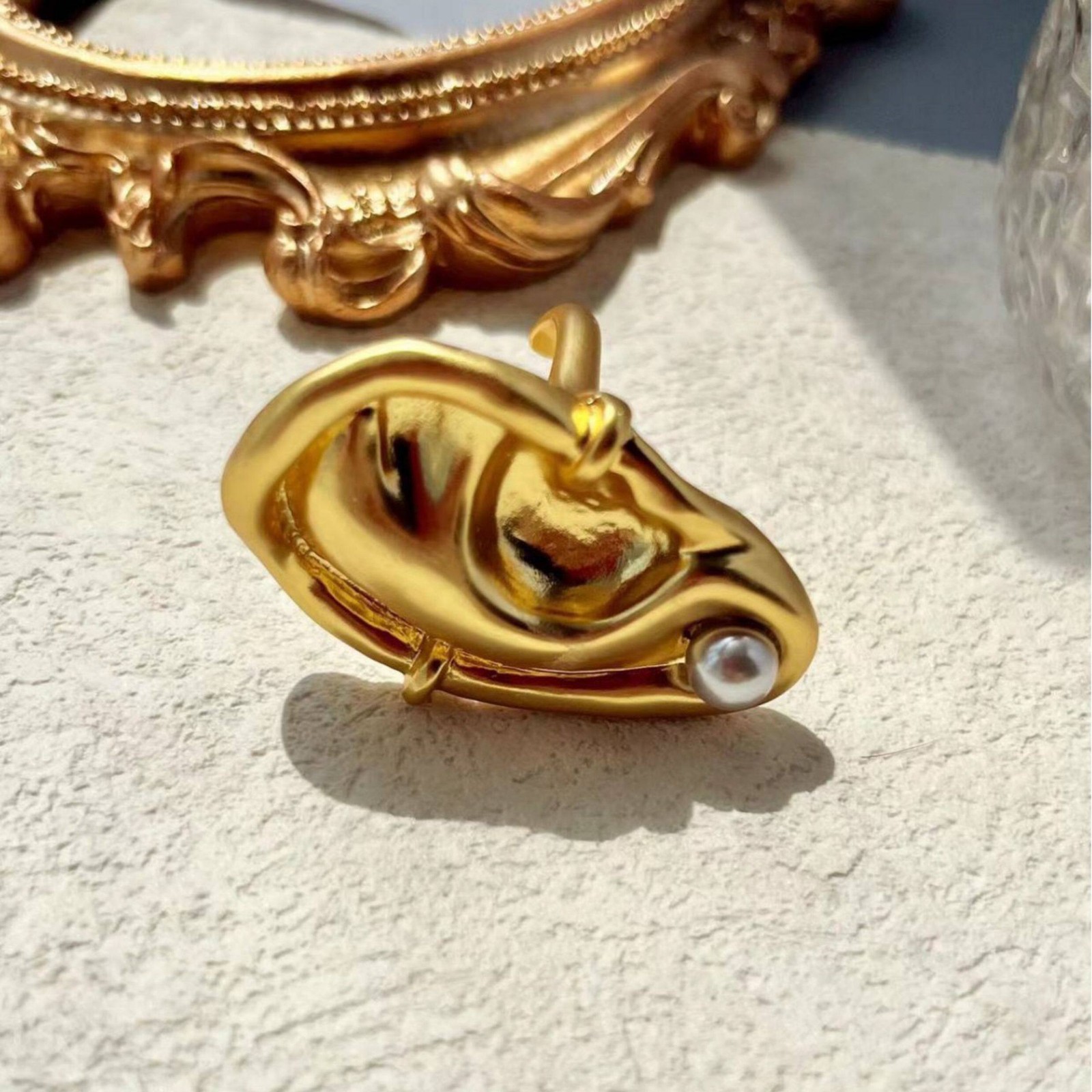 Schiaparelli Vintage Abstract Ear Open RingWITH BOX