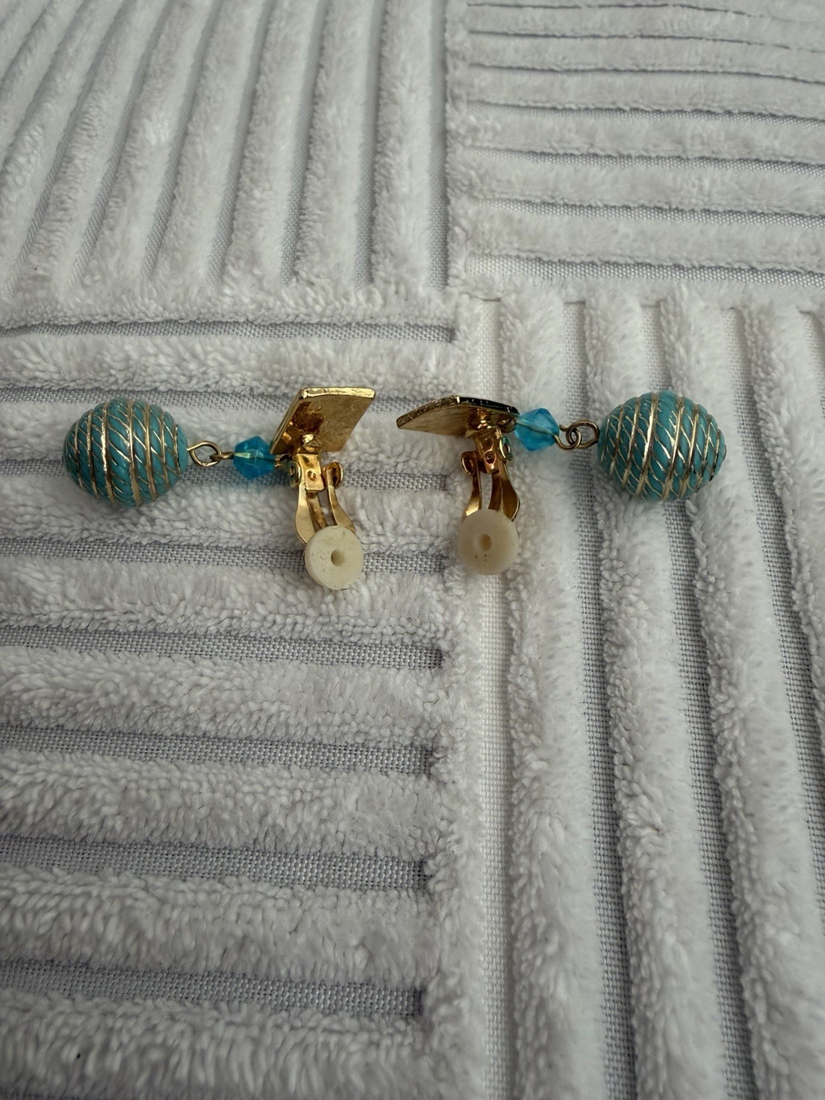 VTG 30” Gold/ Aqua Med Beaded & Royal Blue Necklace And Clip Earrings Set
