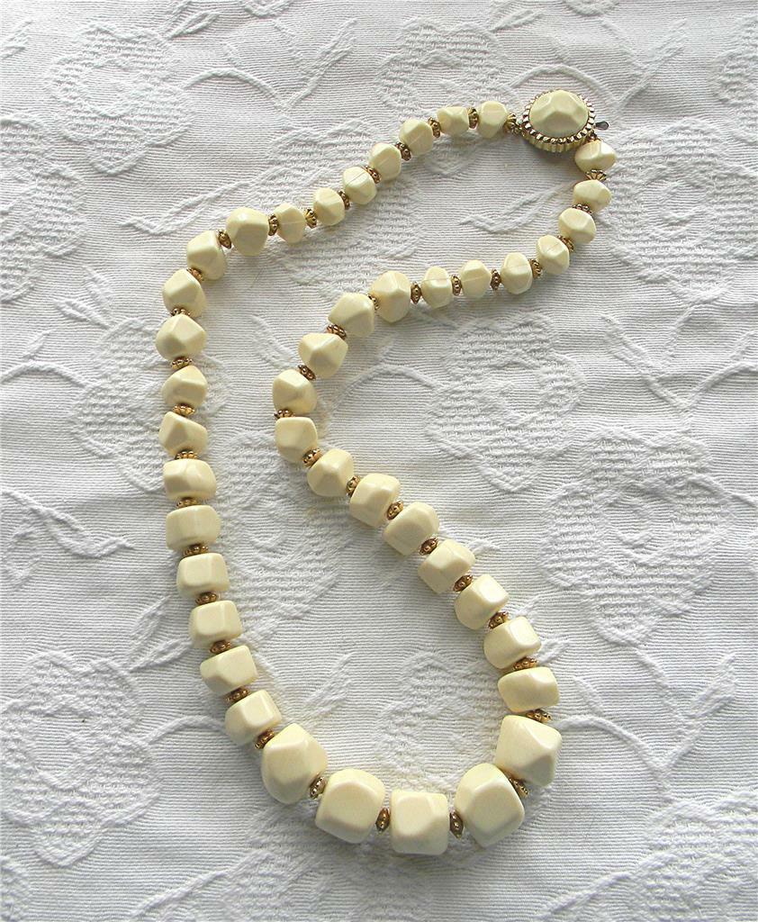 LOVELY VINTAGE 1990’s CREAM COLOR ROCK SHAPE BEAD 24″ SINGLE STRAND NECKLACE