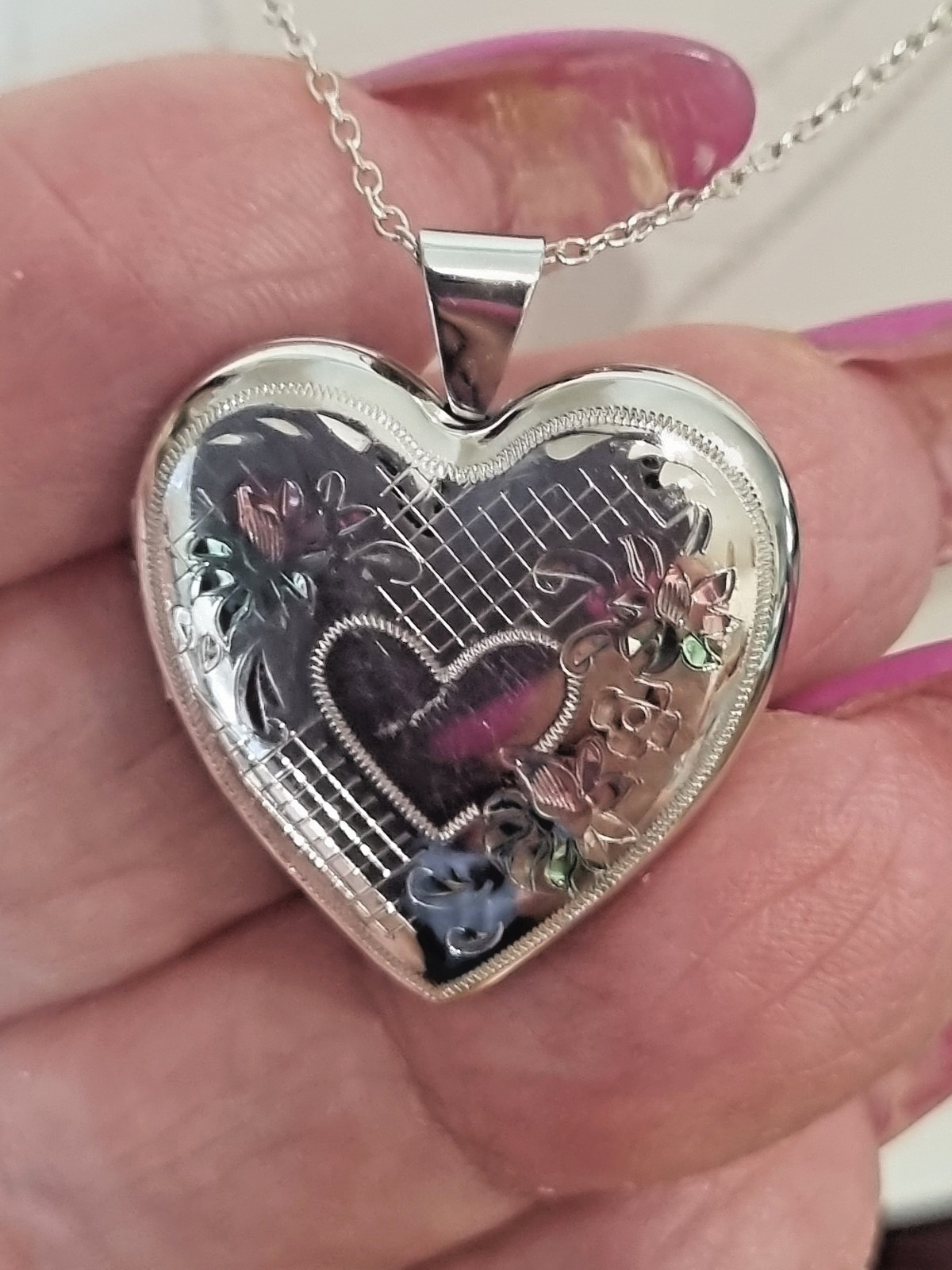 Vintage Sterling Silver Large Heart Rare 4 Photo Locket Chain USA made See Video