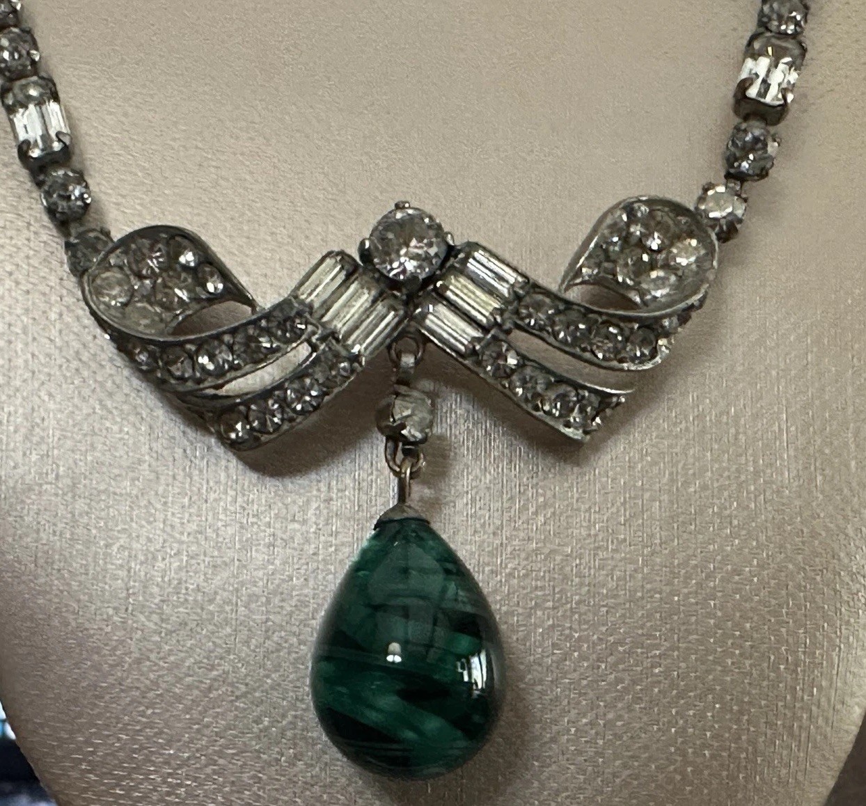 Vintage Schoffel 16″ Rhinestone & Faux Cabochon Emerald Green Necklace 1930s
