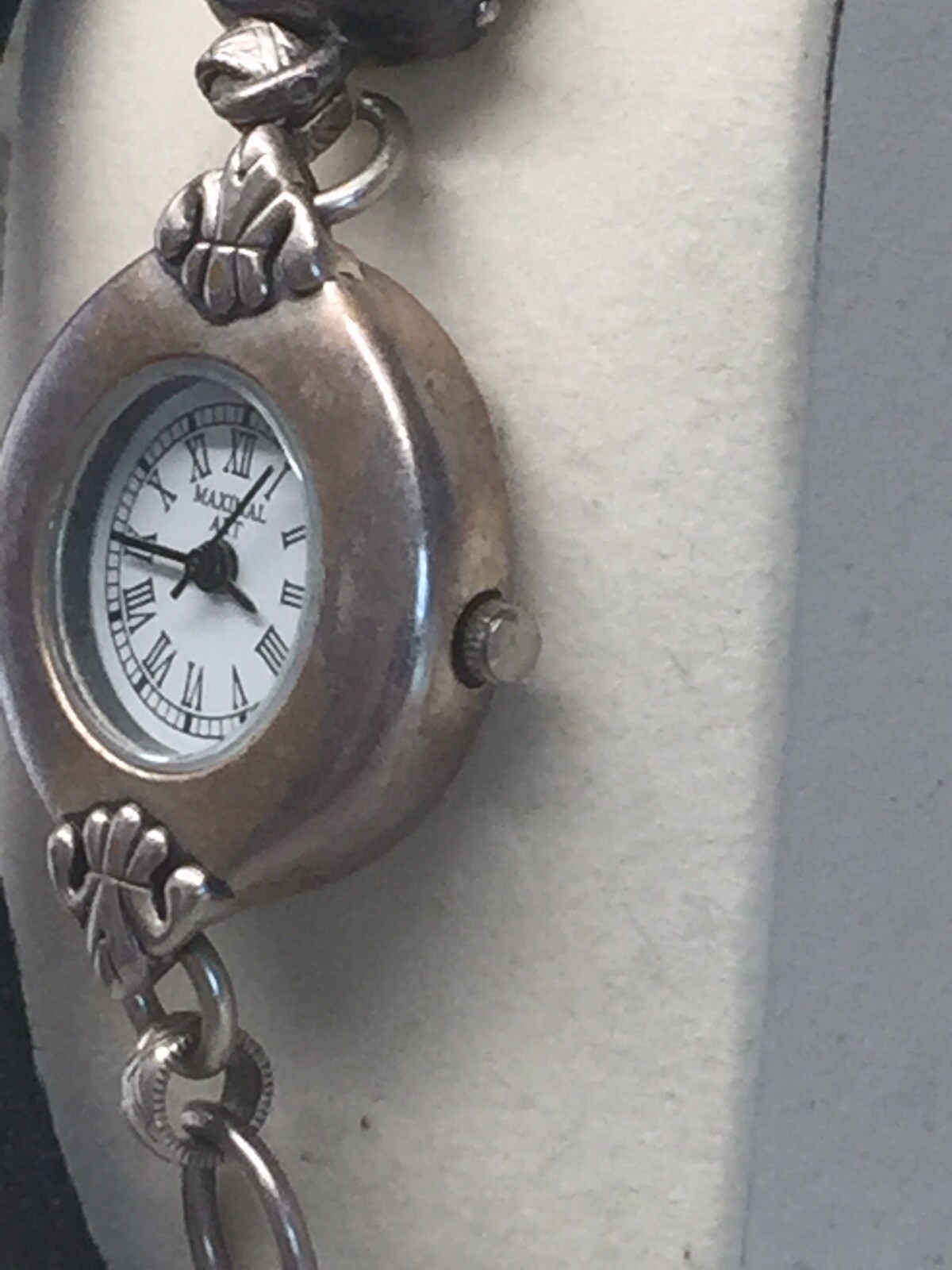 Maximal Art John Wind Silver Tone Hand Necklace Charms Pendant Watch 2002