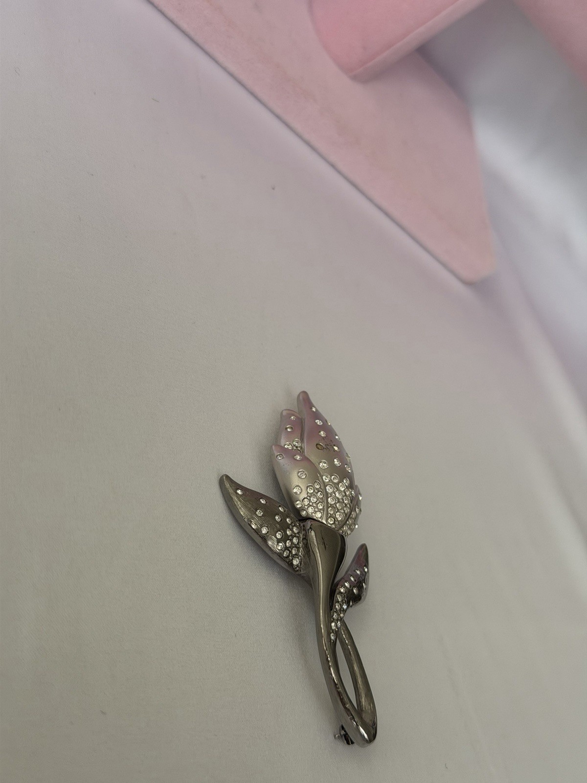VINTAGE SWAROVSKI STUNNING AUSTRIAN CRYSTAL ROSE BROOCH FLOWER PIN SIGNED !!