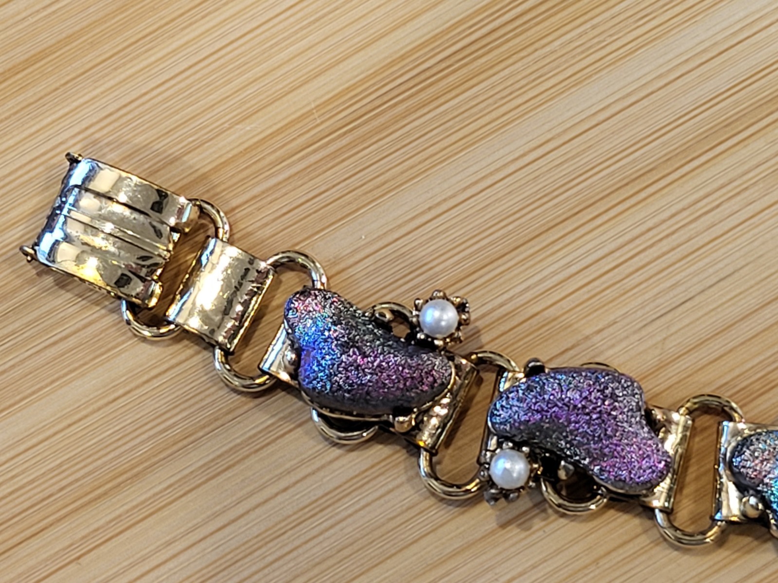 Vtg Purple Peacock Iridescent Color Faux Lava Pearl Panel Gold Tone 7″ Bracelet