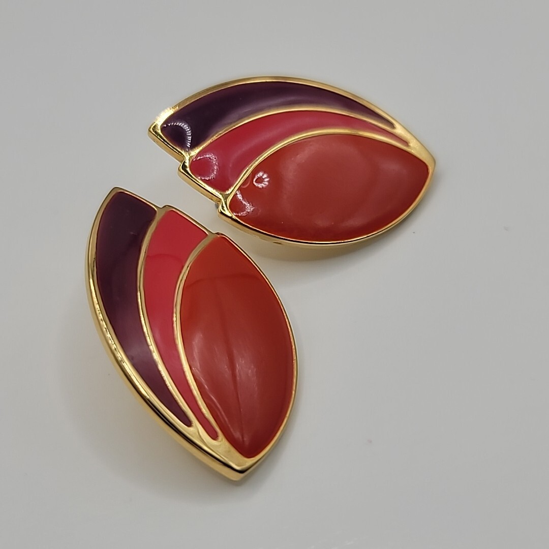 Unsigned Vintage Avon Paradise Colors Purple Pink Red Enamel Pierced Earrings