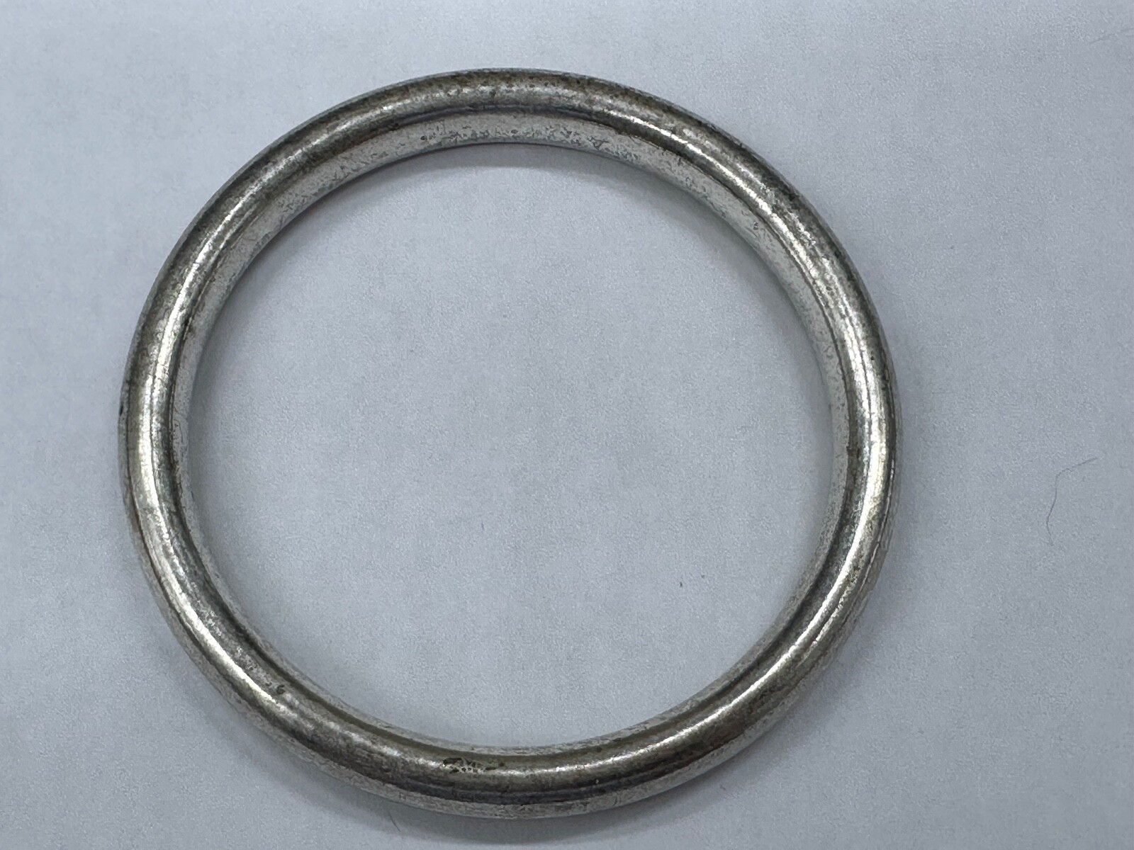 VINTAGE ESTATE STERLING SILVER CLASSIC ROUND BANGLE BRACELET