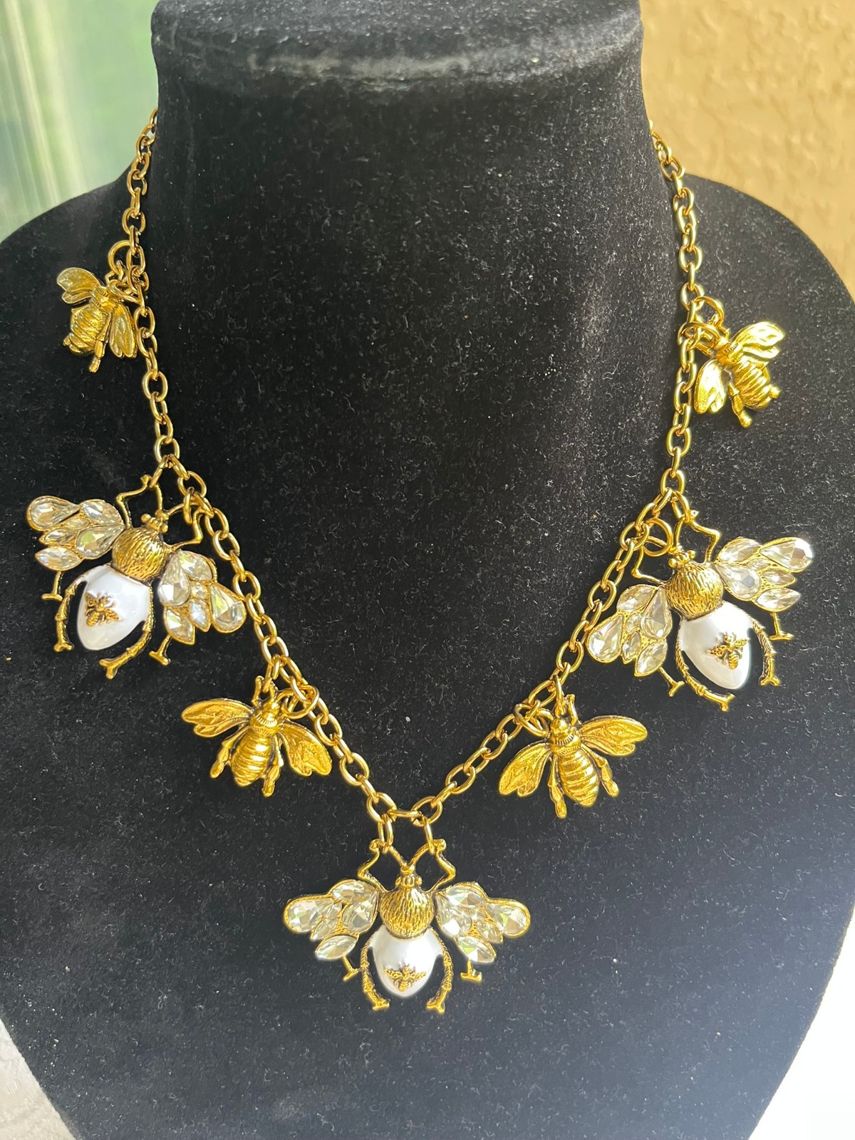 Vintage Style Multi-bee Charm Bib Necklace Gold-Toned Link Chain 18″