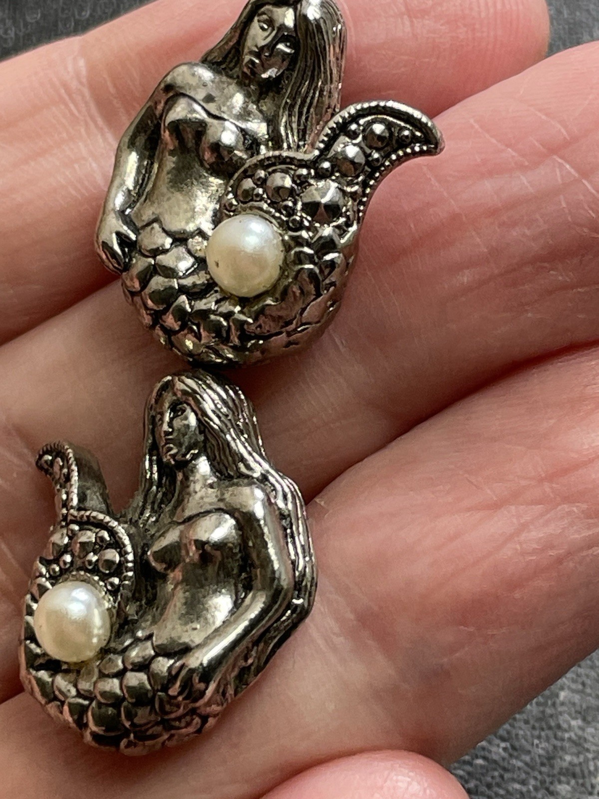 Vintage 2/3” Mermaid Faux Pearl Stamped Silver Tone Drop Earrings