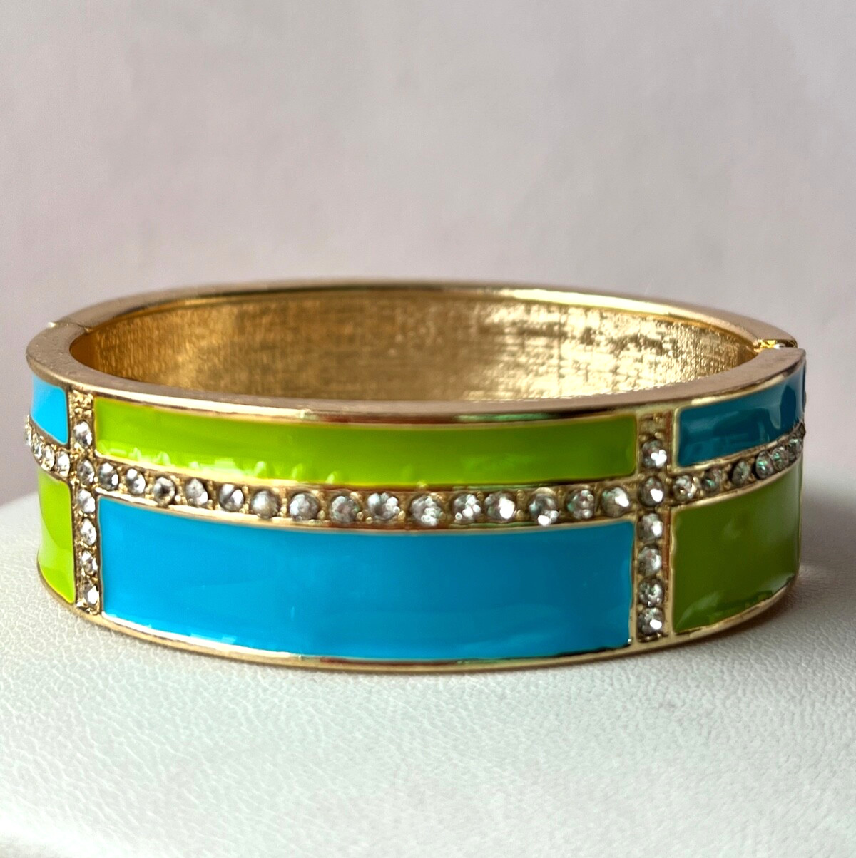 VINTAGE VIVID NEON GREEN & BLUE ENAMEL RHINESTONES HINGED WIDE BANGLE BRACELET