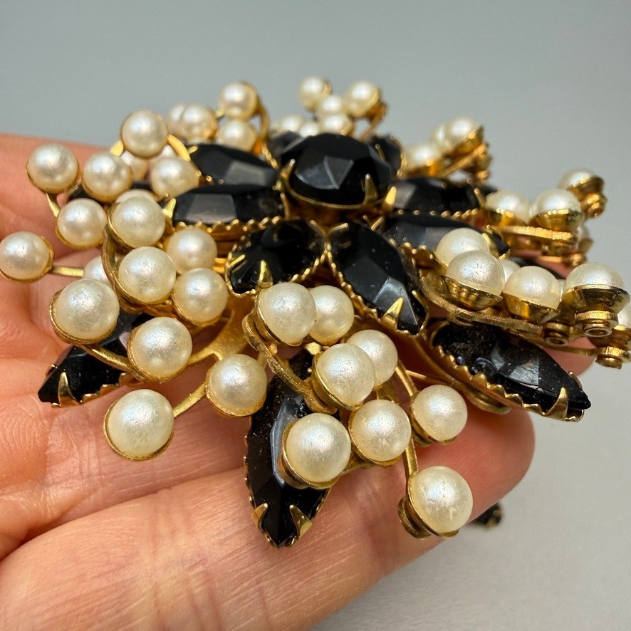 Beaujewels Vintage Large Brooch and Earring Set Black Rhinestone and Faux Pearl