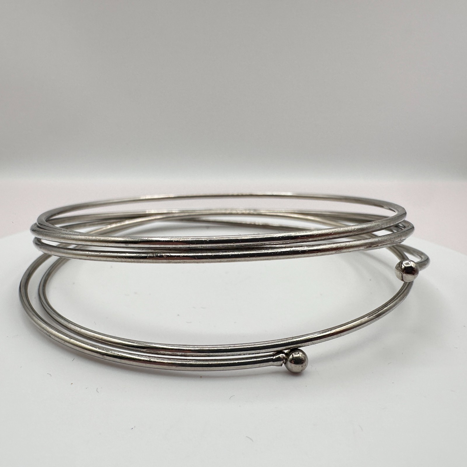 Vintage Y2K Silver Tone Multi Strand Memory Wire Wrap Bracelet Women’s Jewelry