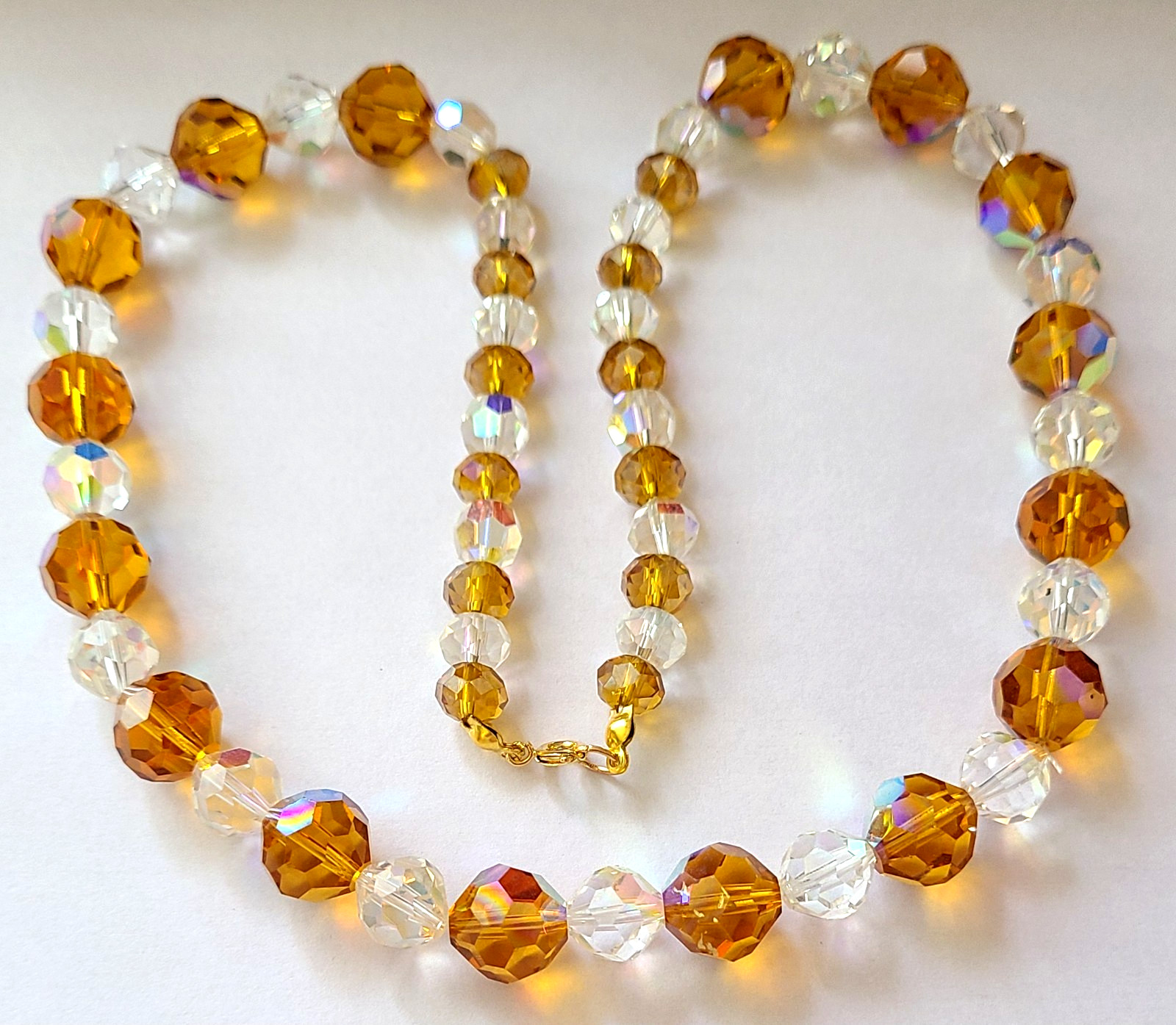 VINTAGE STUNNING AMBER AURORA BOREALIS COLOR FACETED GLASS NECKLACE