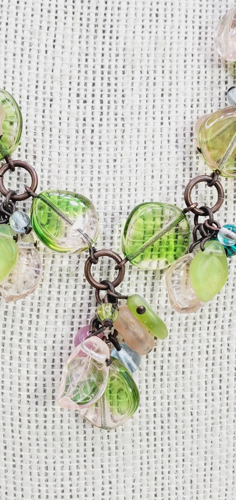mixed Pink and Green Glass Bead Brass tone metal 16″ necklace ne02