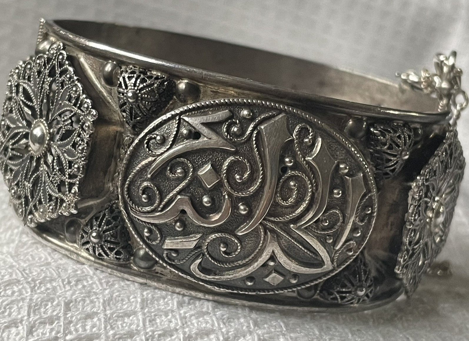 Vintage Sterling (925) Filigree Hinged Bangle Bracelet Moorish Arabesque 44g