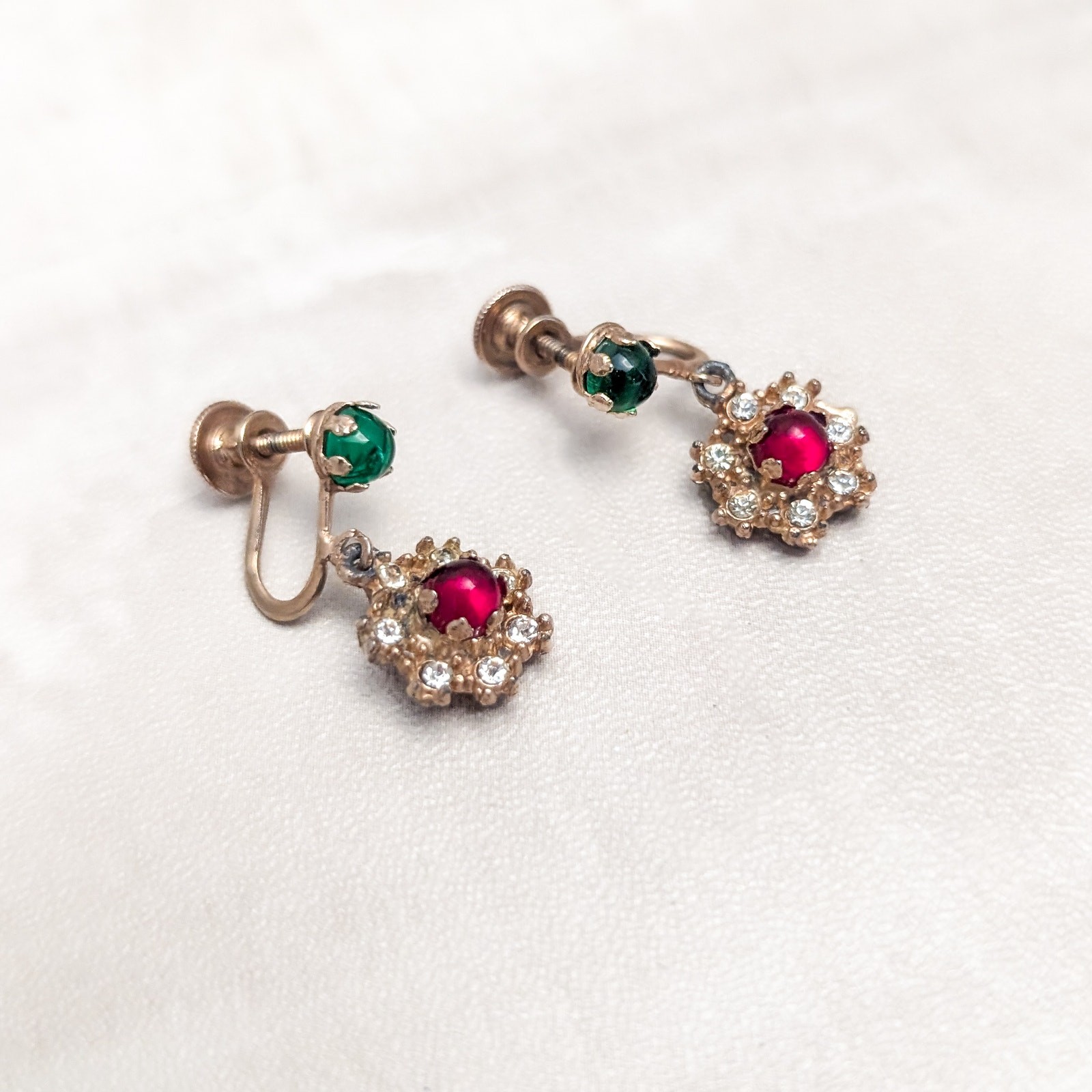 Vintage Screw On Earrings Green, Red, Clear, Gold Tone Regal Dangle Earrings