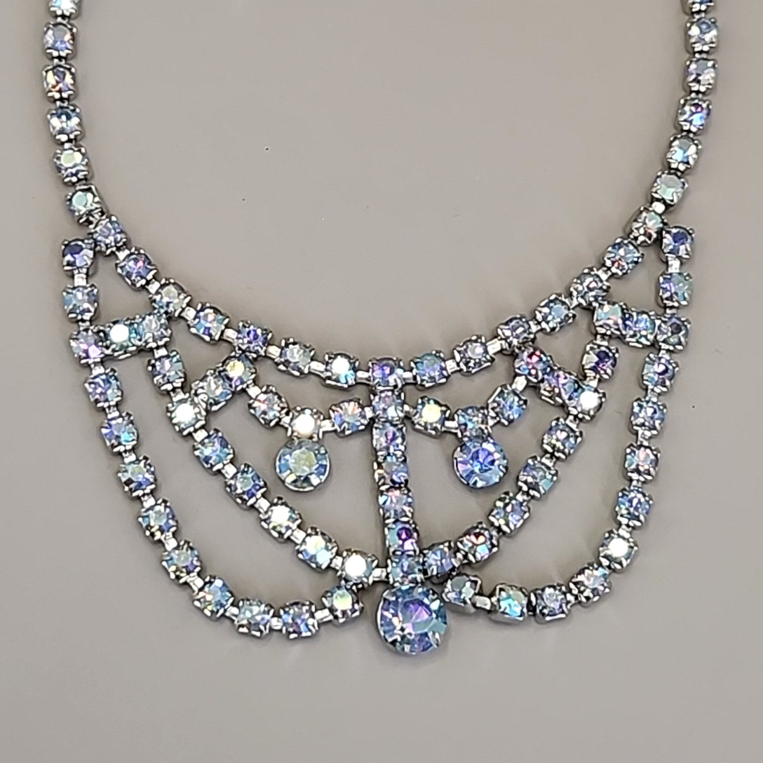 Vintage Aurora Borealis Rhinestones Necklace Blue Festoon Collar 14.5″