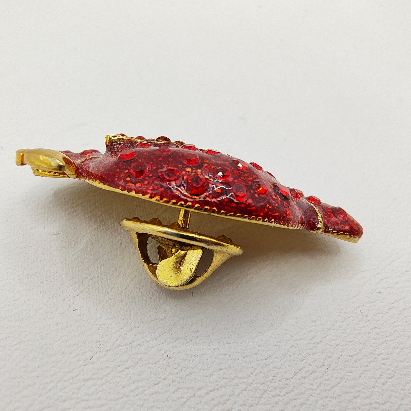 Vintage Red Hat Society Lapel Pin Brooch Enamel Rhinestone Gold Tone 1.5″