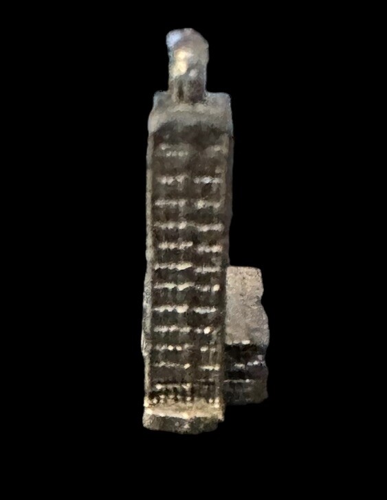 Vtg UN United Nations Charm Pendant Building Travel NYC Souvenir Silver Tone