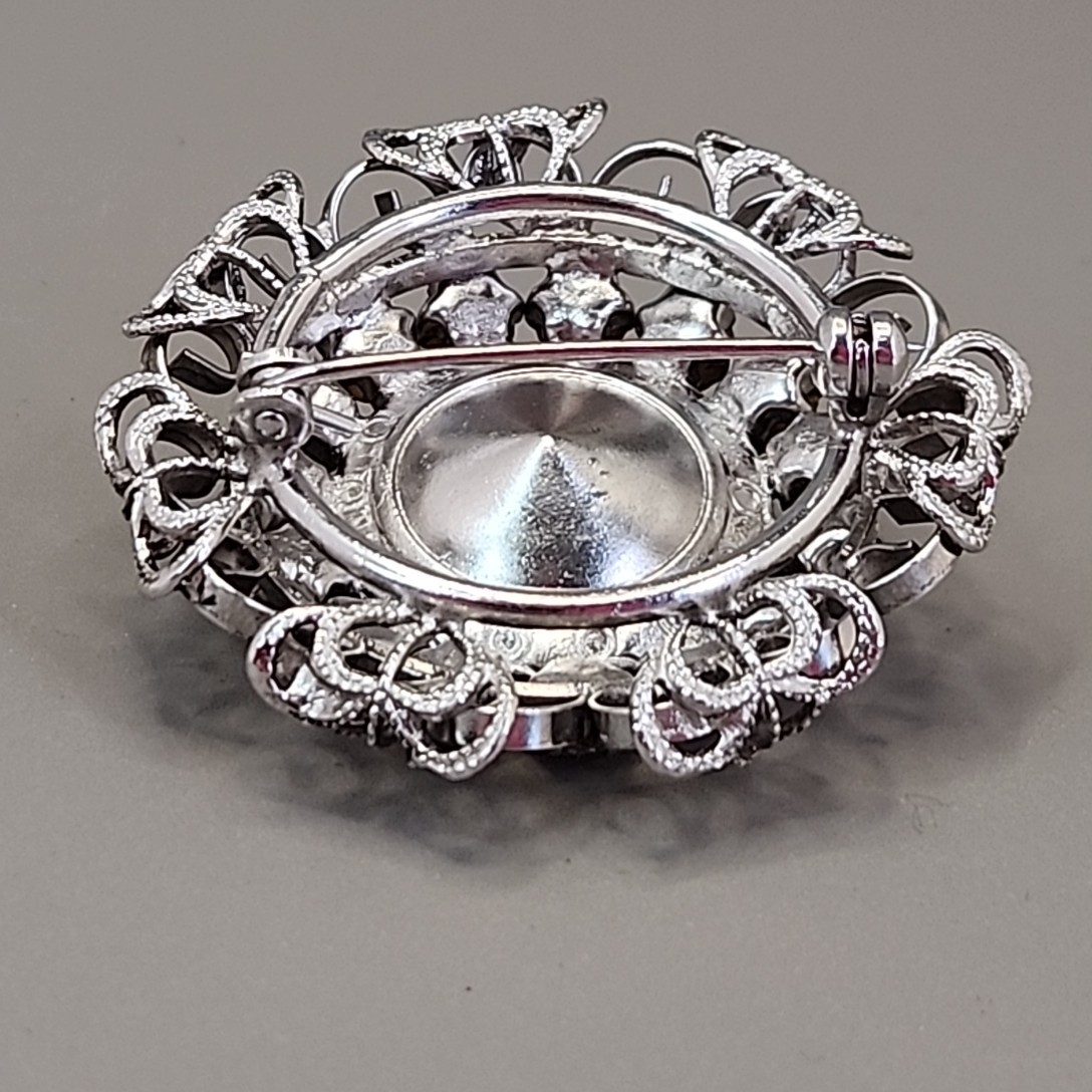 Vintage Rivoli Rhinestone Brooch Round Clear Glass Silver Tone Filigree 1 5/8″