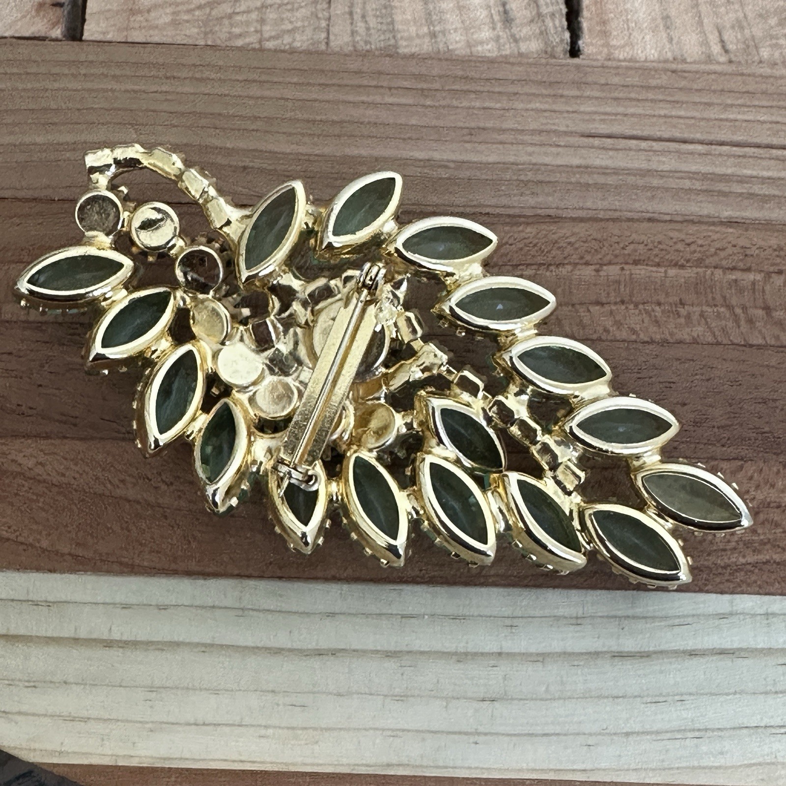 VTG MCM Artisan Brooch 3.5 Inch Earrings Set Green Crystal Gold Floral Leaf USA