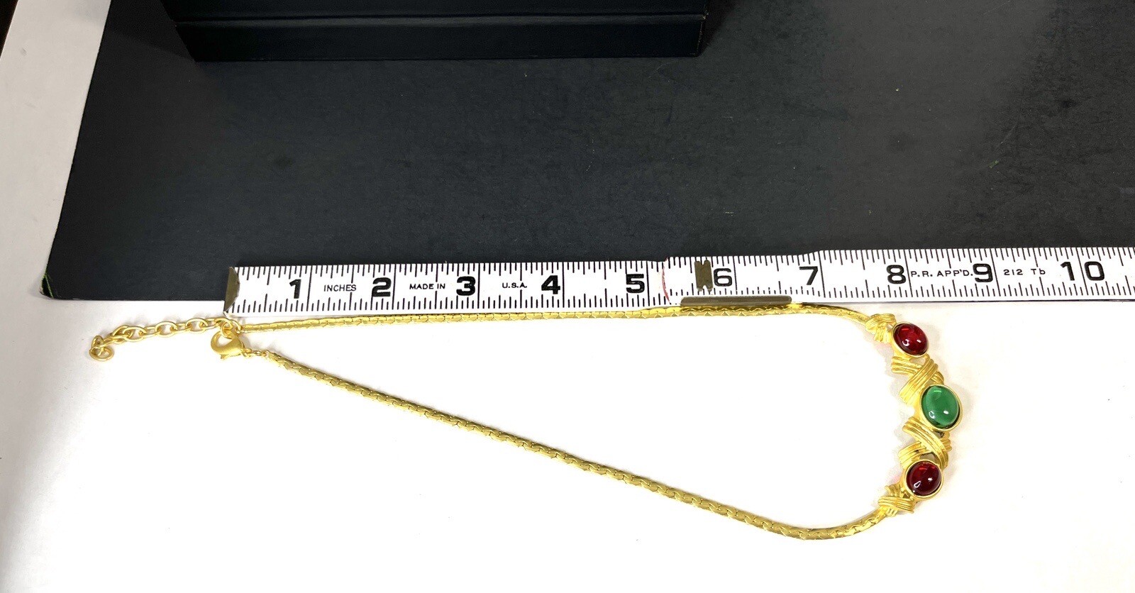 Gripoix Style Glass Cabochon Necklace Red Green Mogul Jewel Gold Tone Chain