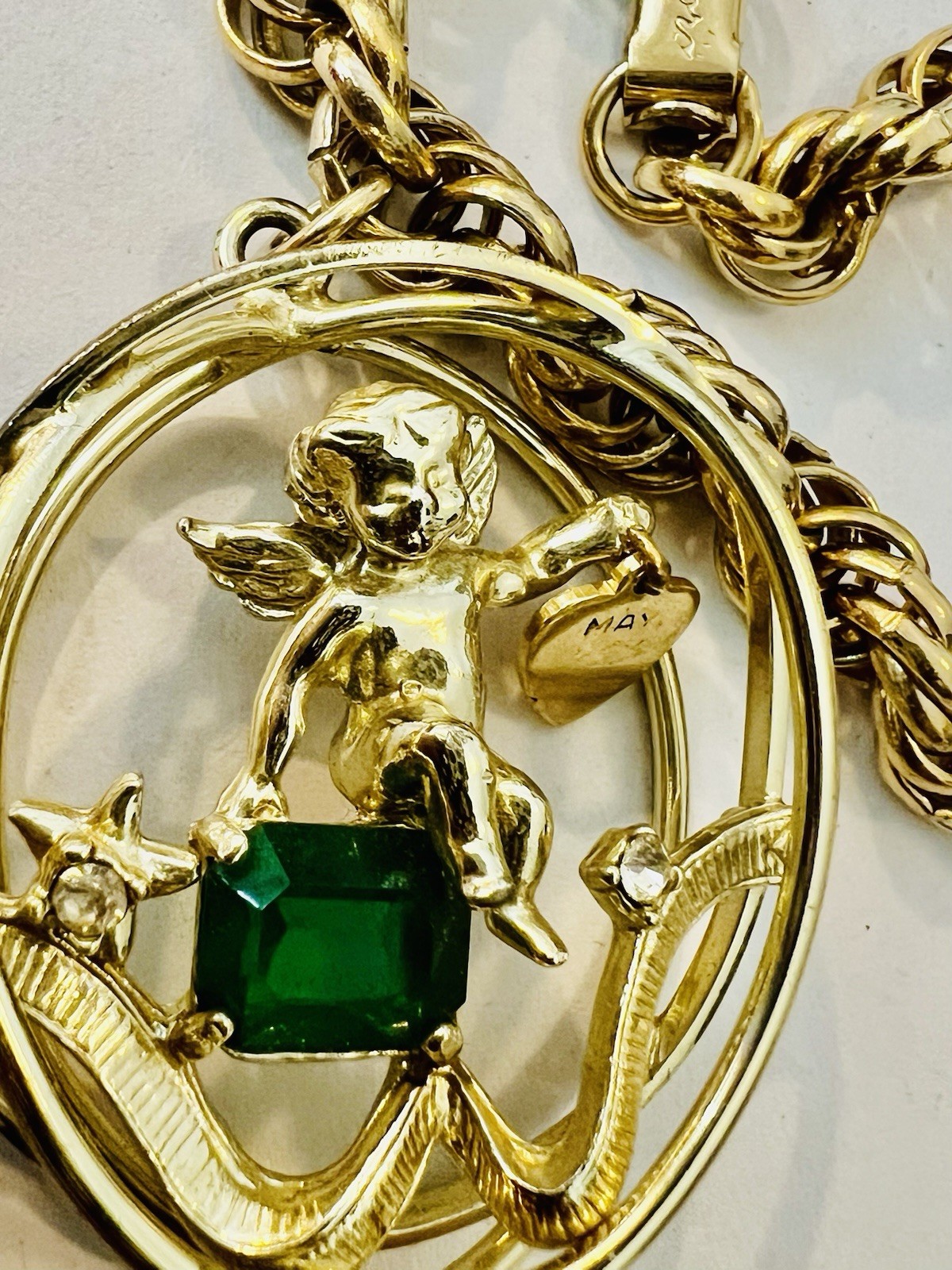 FABULOUS 1950’s CORO “MAY EMERALD” CHARM BRACELET CHERUB DANGLING HEART!