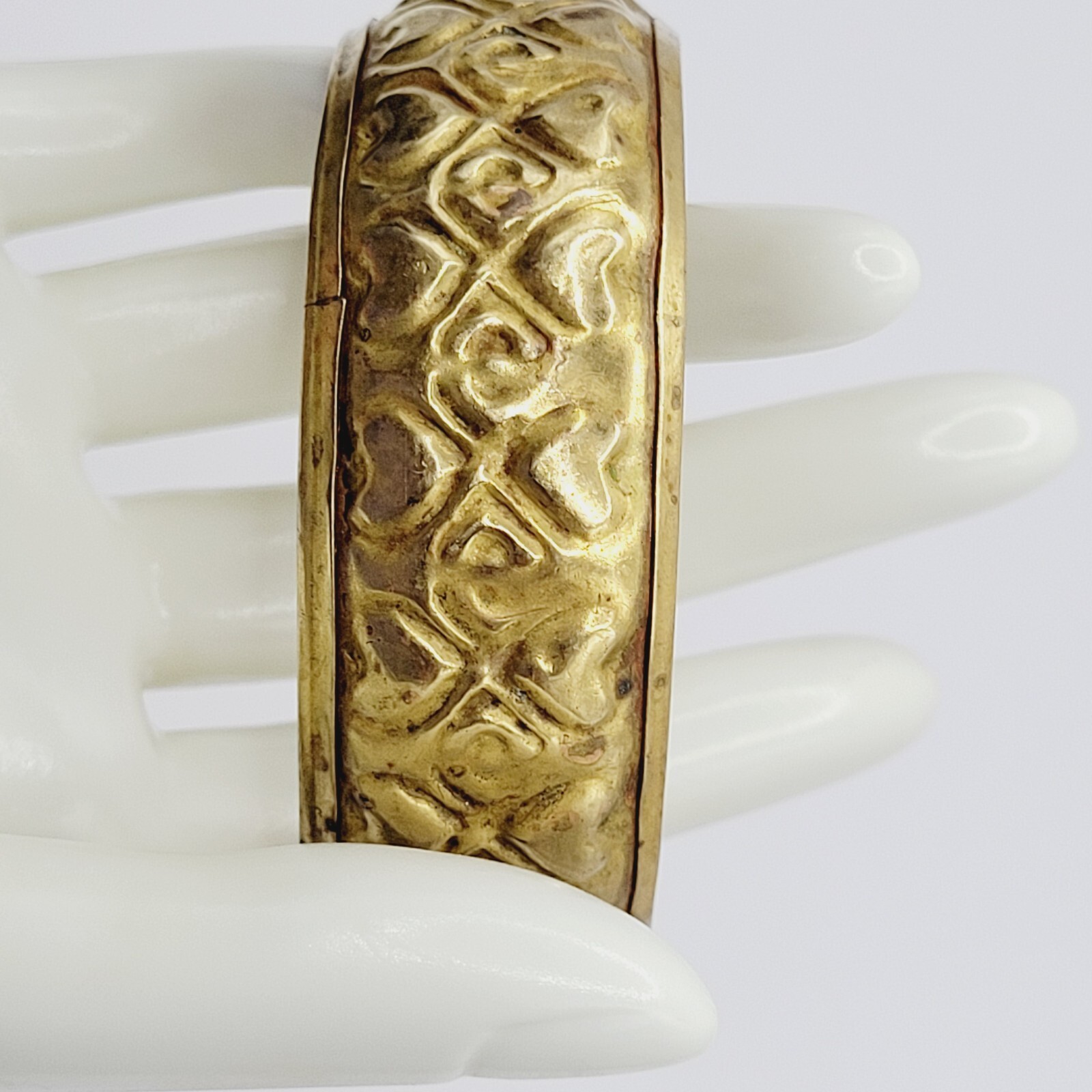 Wide Brass Chunky Bangle Embossed Heart Pattern Vintage Bracelet 8 Inch Approx