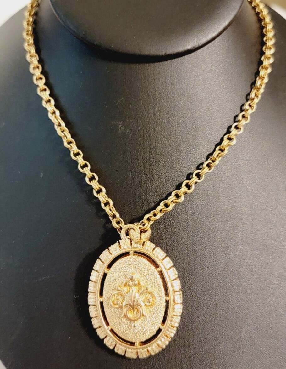 Vintage Orange-Cream Cameo fleur-de-lis Pendant Gold Tone Necklace, 31″