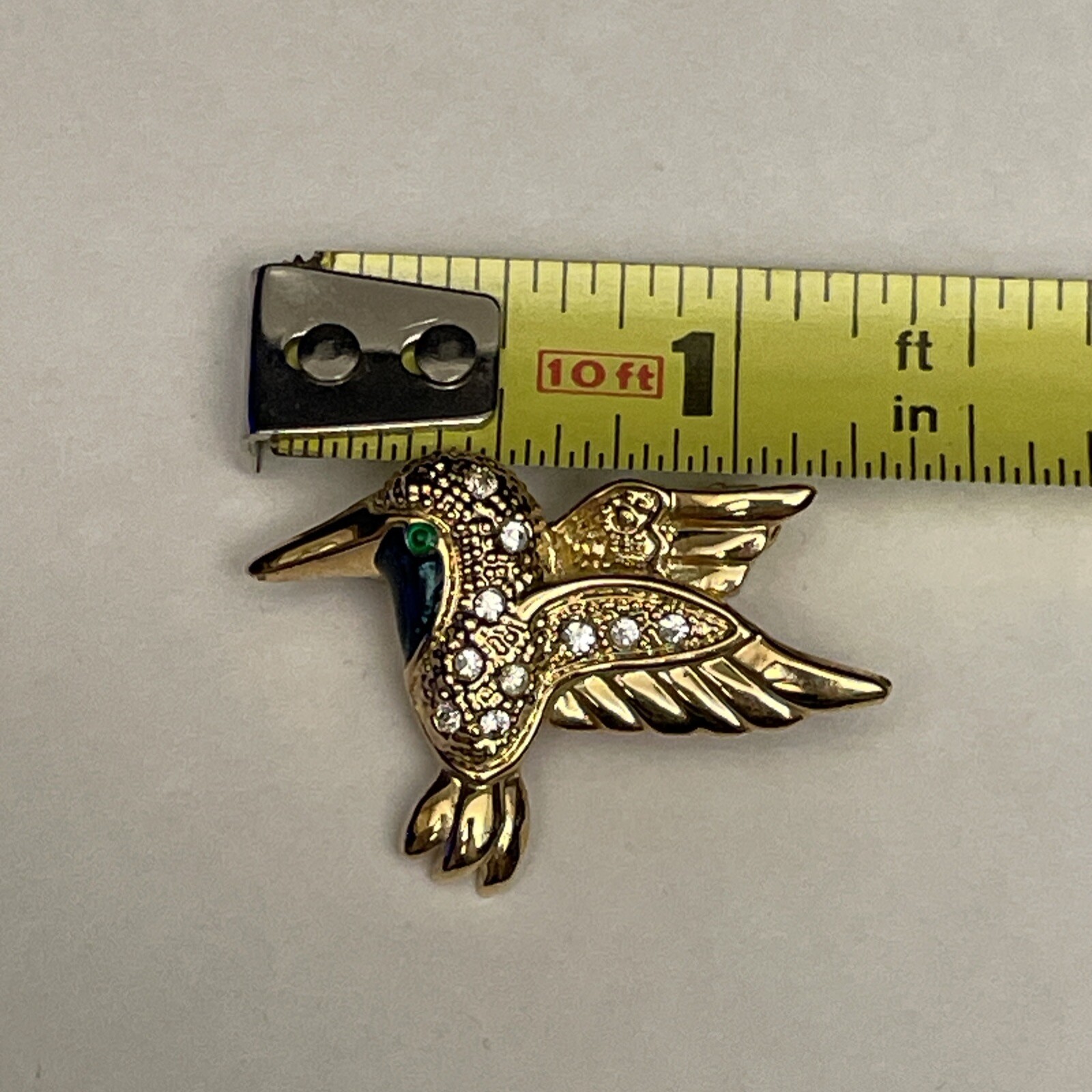 RED STONE – GREEN ENAMEL & RHINESTONES BIRD BROOCH PIN, GOLD-TONE SIGNED ROMAN