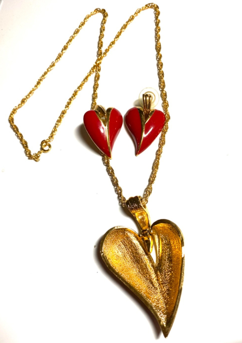 Red Gold Tone Heart Necklace with Matching Post Earrings 22 inches