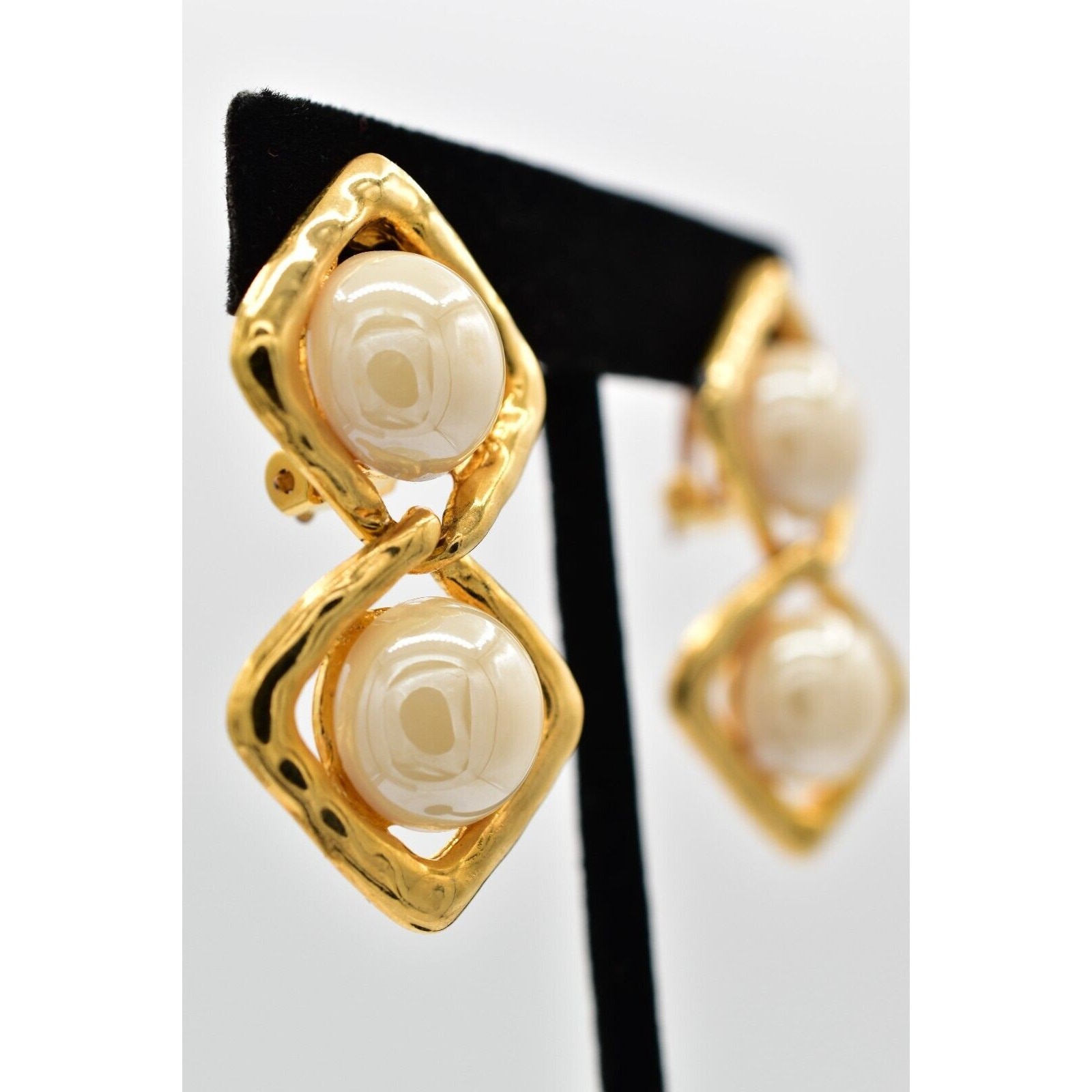 Vintage Dangle Clip Earrings faux Pearl Drop Gold Tone Chunky Shiny 1980s BinAK