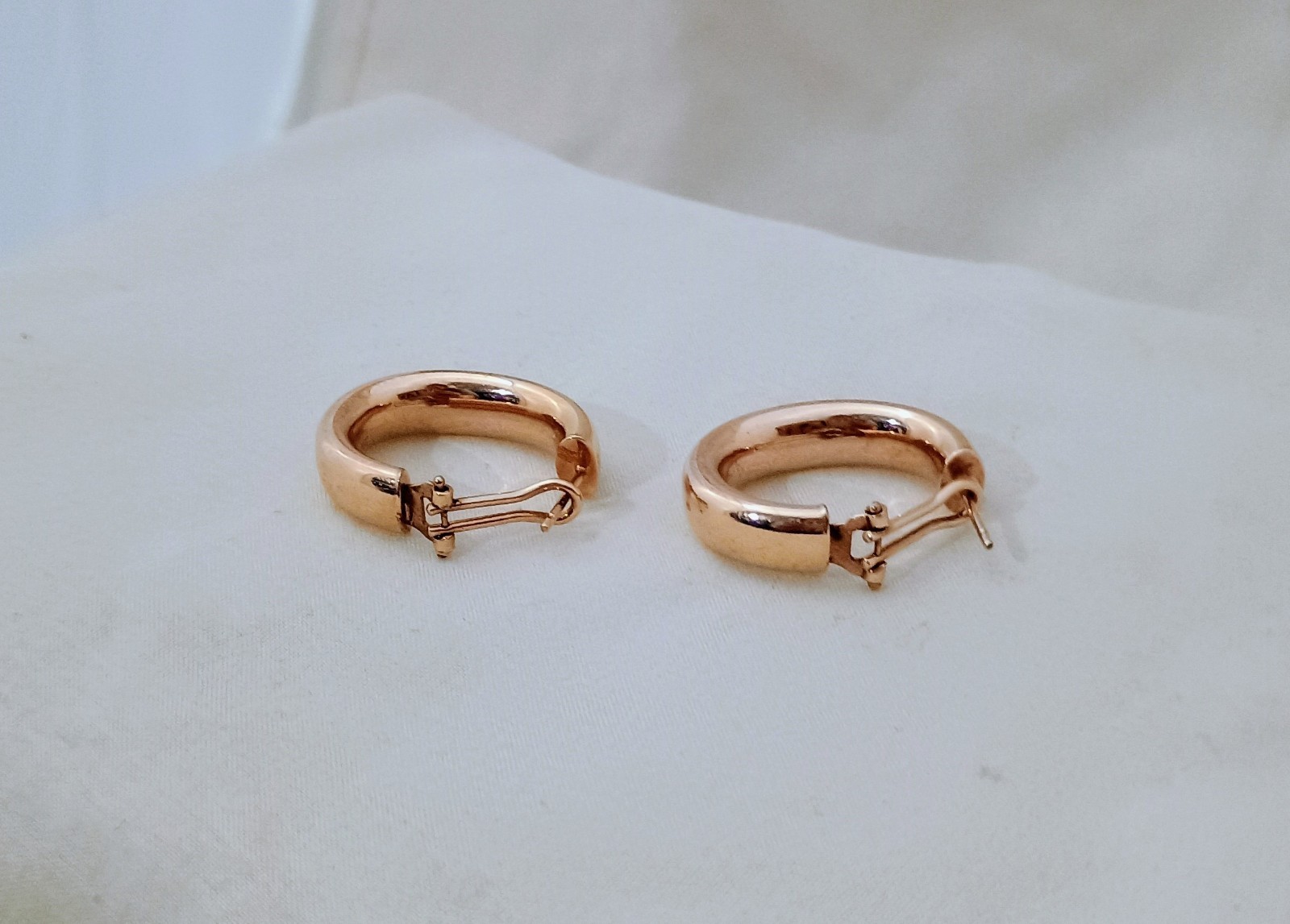 Vintage Gold Filled Hollow Hoop Earrings Unmarked 1″