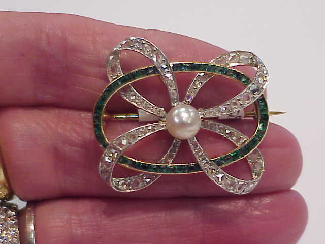 ART DECO 18K GOLD ROSE CUT DIAMONDS & EMERALDS & PEARL BROOCH LATE 1800’S
