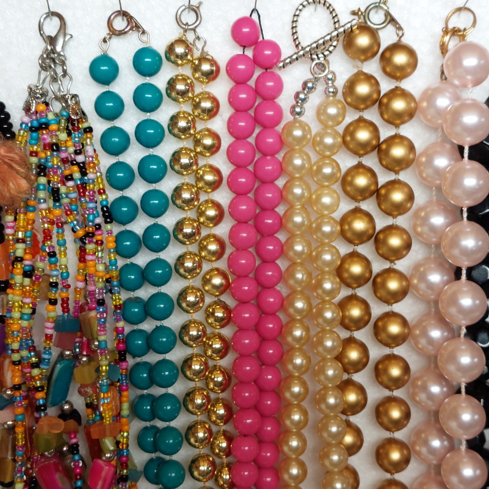 100 Pc Vtg-Now Beaded Necklaces Assorted Colors And Types