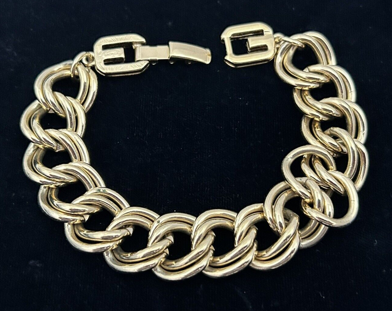 VTG GIVENCHY Gold Tone Bracelet Wheat Spiga Chain 2G Logo Clasp 7.5″ Signed
