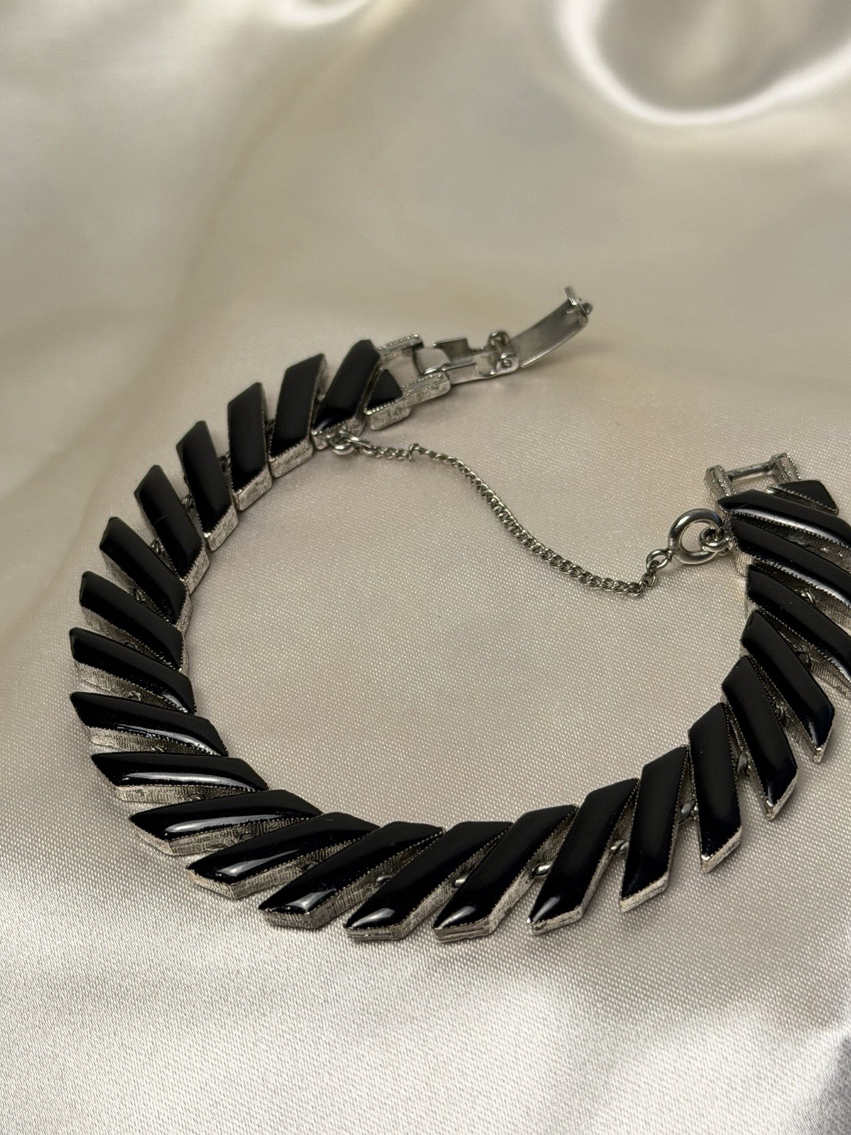 Vintage Silver Tone & Black Link Bracelet – Sleek Articulated Design 7″