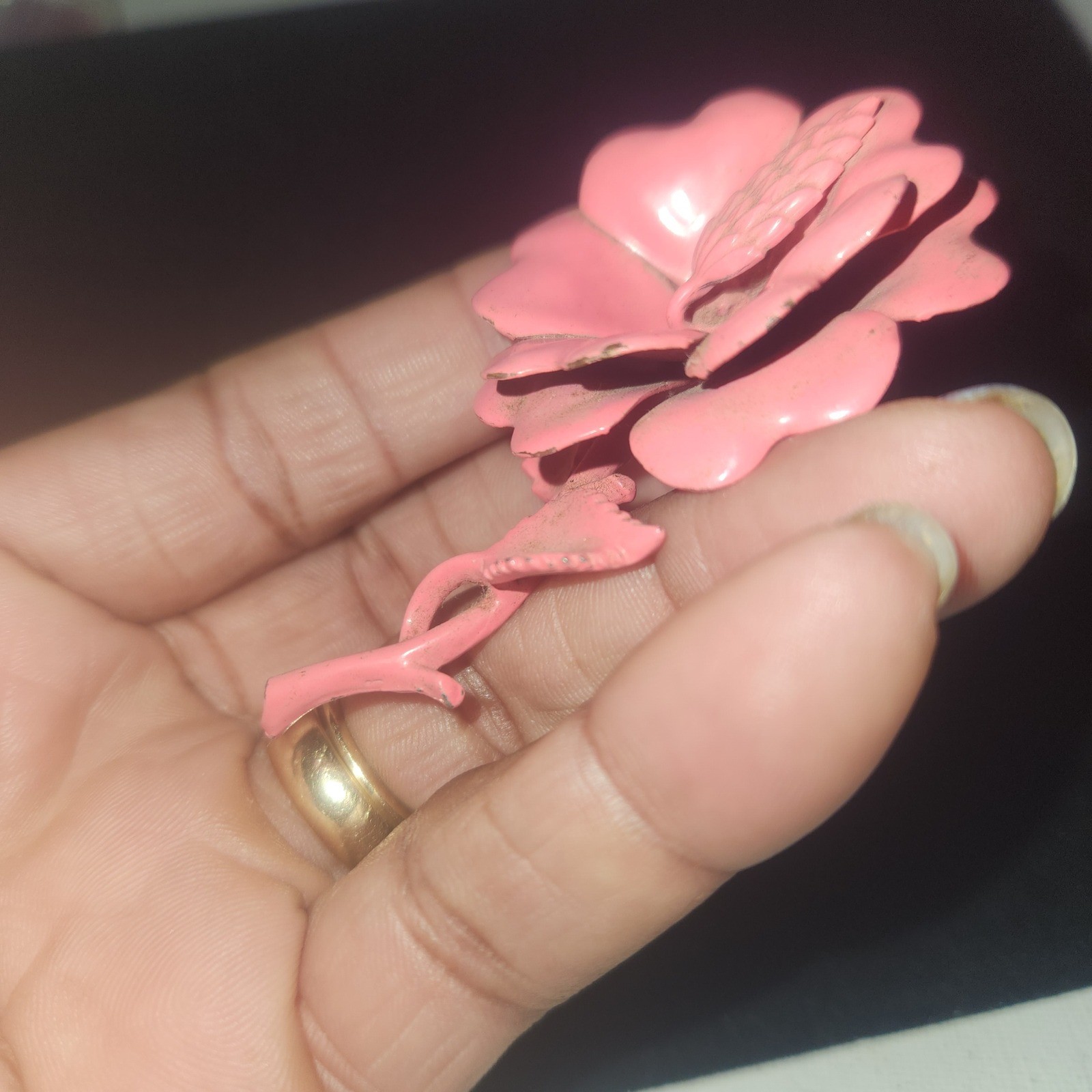 Vtg Pink Enamel Flower Brooch Mod pop art Floral Pin Matte Finish Style