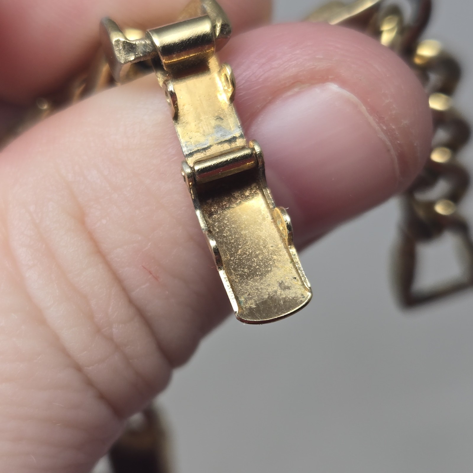 Vintage Avon Men’s Bracelet 1978 Trazarra Gold Tone Burgundy Dark Red Enamel