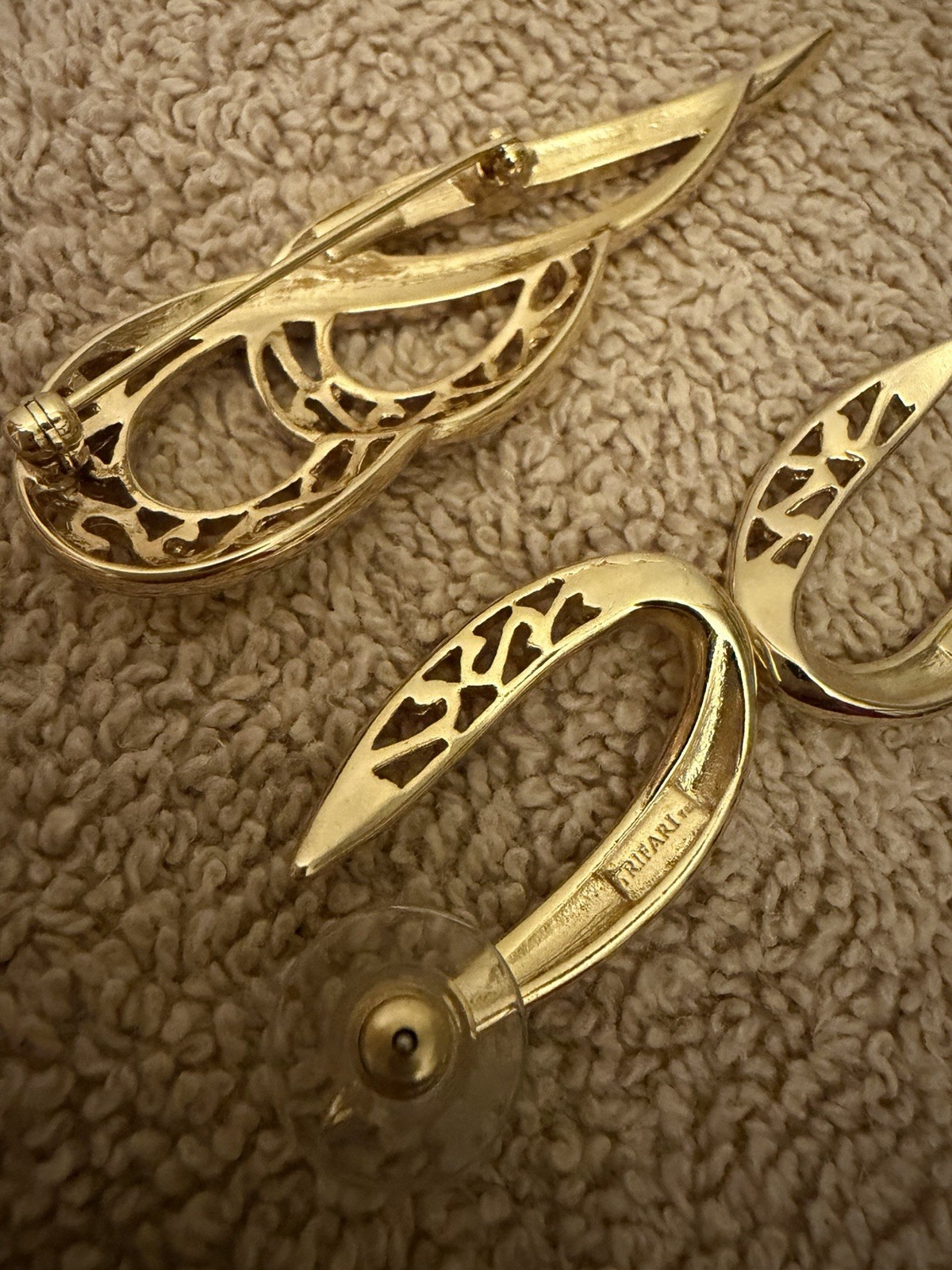 Vintage Trifari Filigree Brooch Pin + Stud Earrings (3pc Matching Set, Signed)