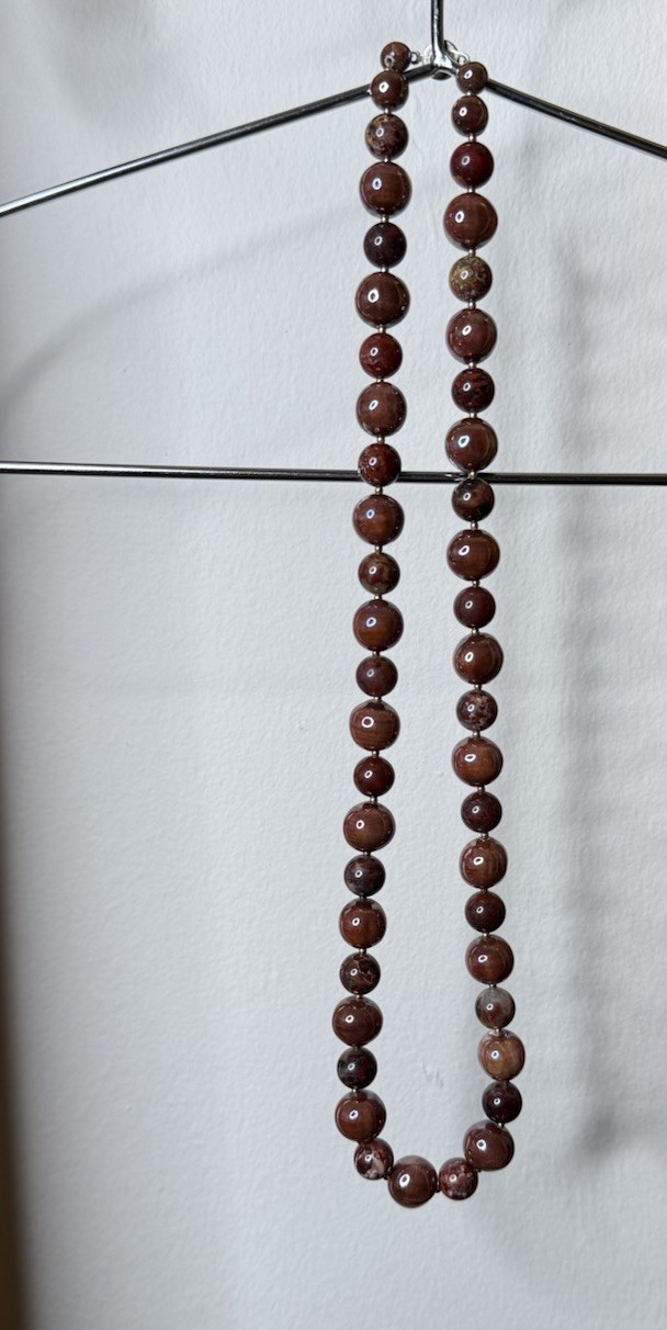 Vintage Graduated Marbled Bead Necklace Brown Red Iridescent 24” USA Pat