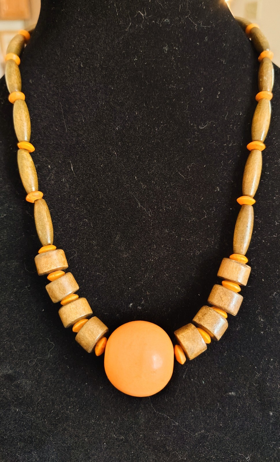 Vintage 20″ Lightweight Wood Necklace W/Orange Pendant 1970s Retro Nylon Strung