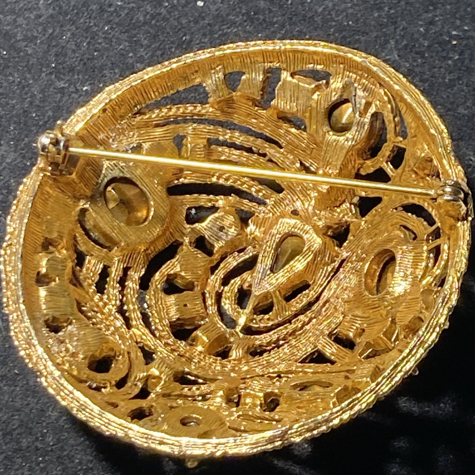 LaRoco 1950s Circular Brooch Colorful Gold Tone Rhinestones Textured Gold Plate