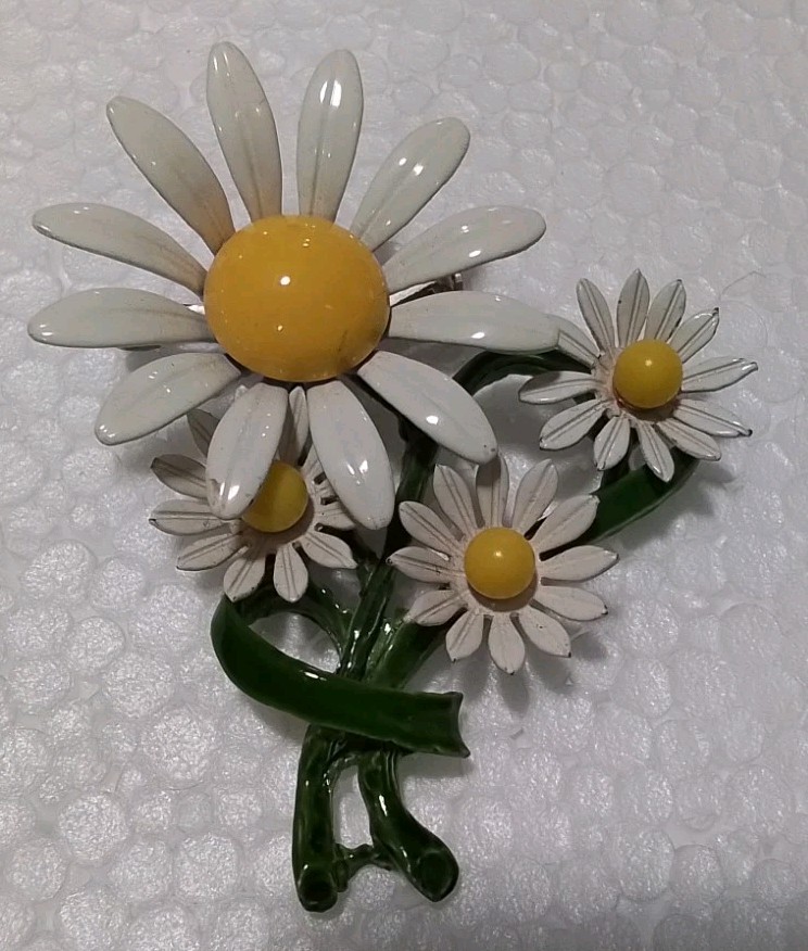 SUMMER DAISY Retro ENAMEL FLOWER Vintage BROOCH Pin