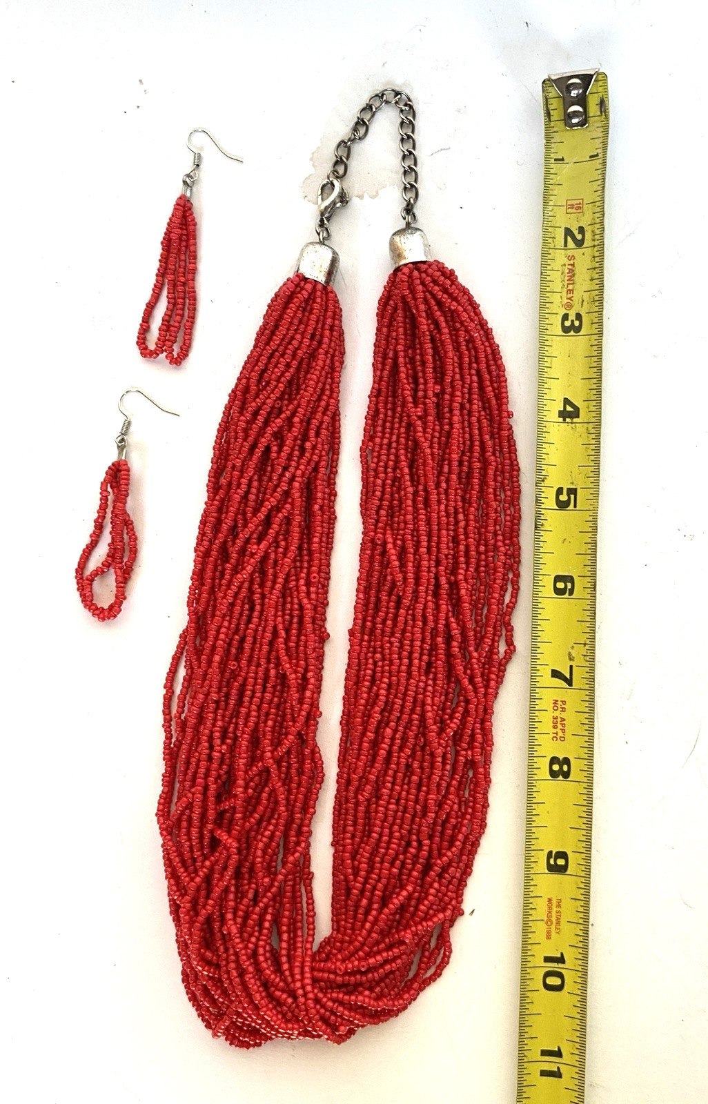Lot of 12 Wearable Necklaces; Plastic, Lucite, Acrylic, Wood & Glass 15″ to 32″
